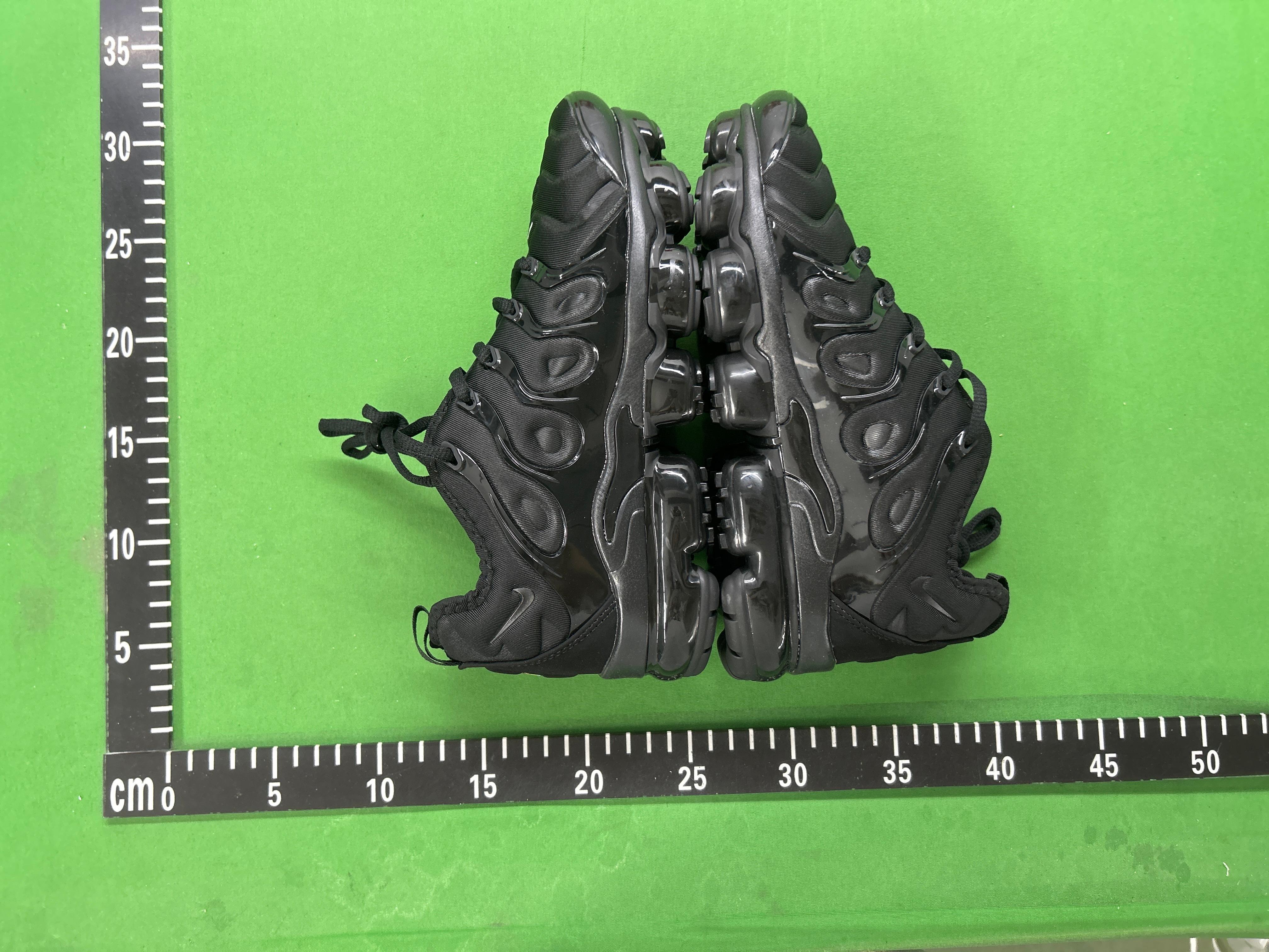 Foto QC 7 de Nike Air Vapormax Plus Black University Gold DH1063-001