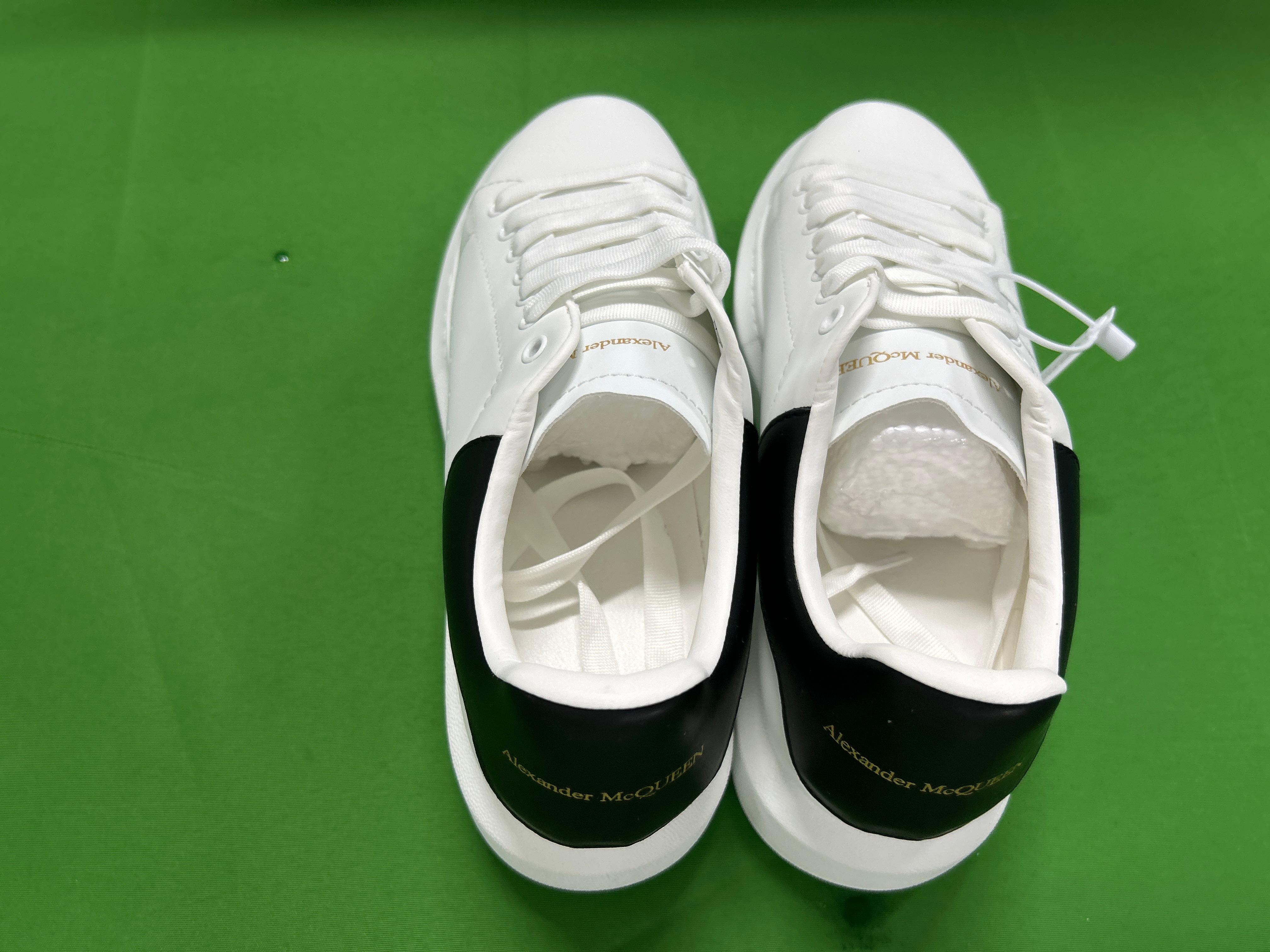 Foto QC 3 de Alexander McQueen Oversized Leather Sneakers Black White