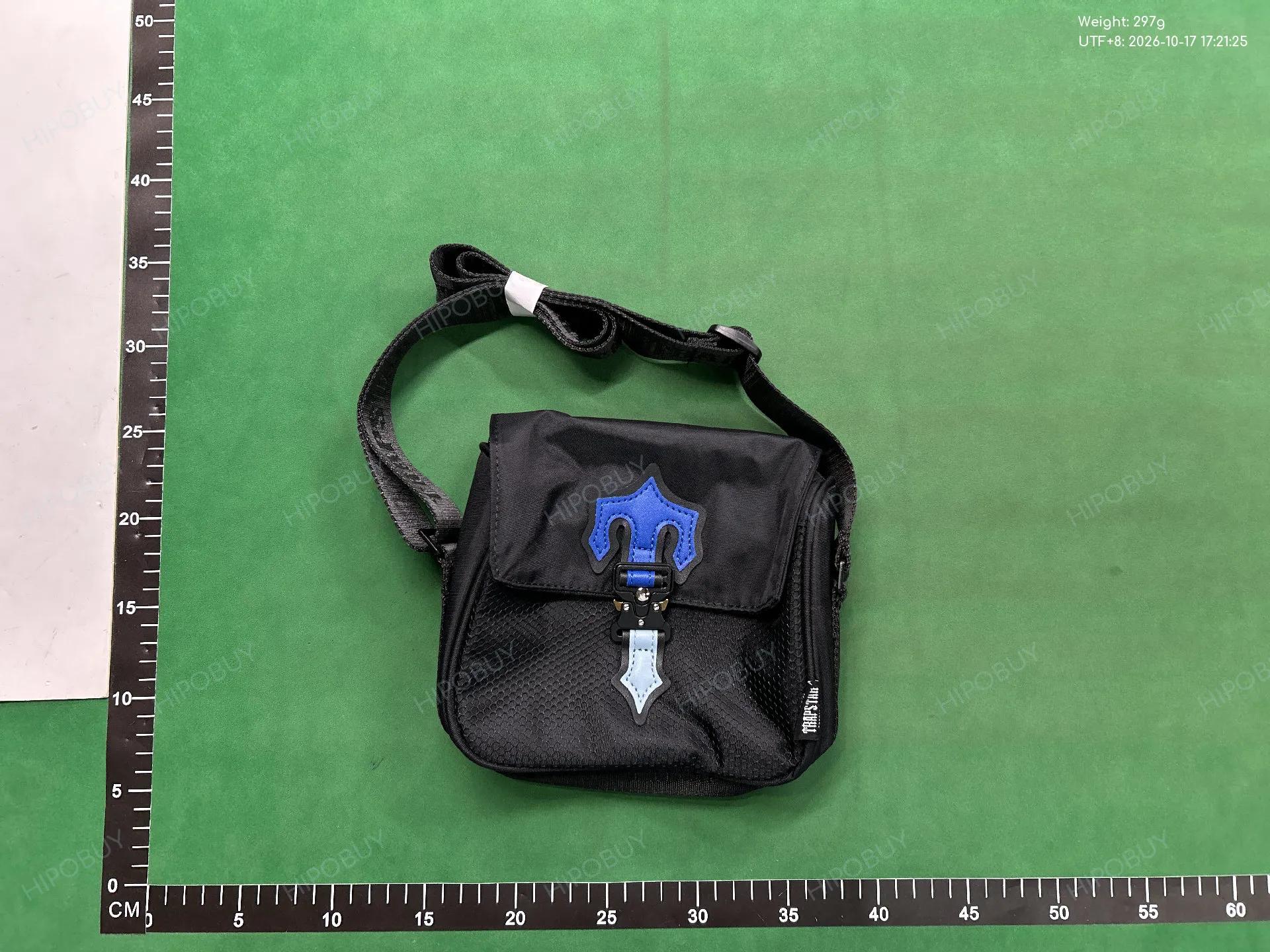 Foto QC 5 de Trapstar Irongate T Crossbody Bag Black Snakeskin