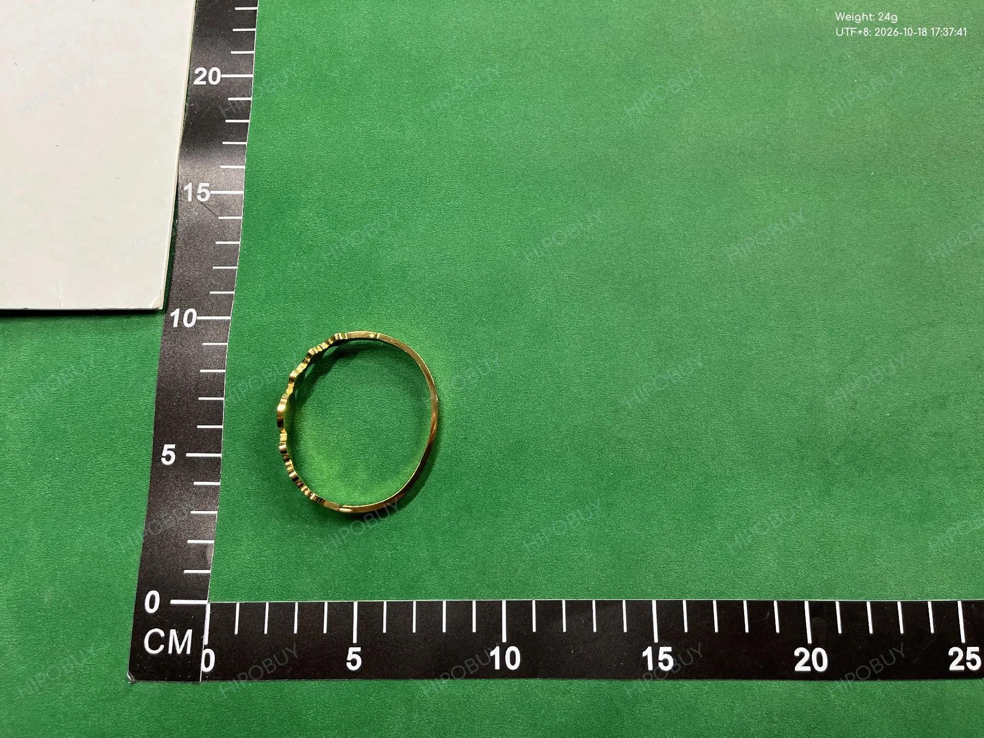 Foto QC 3 de Louis Vuitton Monogram Bracelet Metal Strass Gold