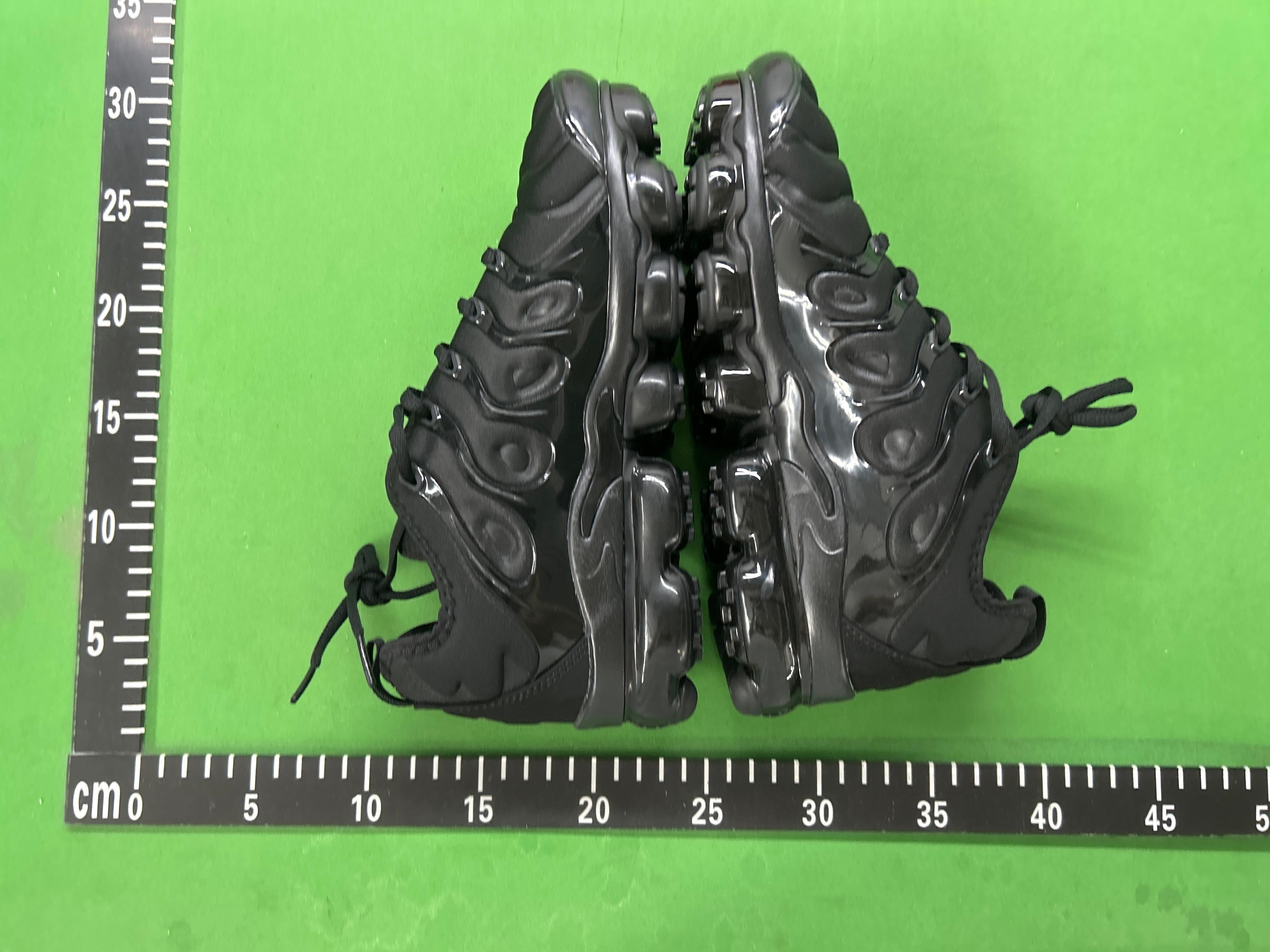 Foto QC 6 de Nike Air Vapormax Plus Black University Gold DH1063-001