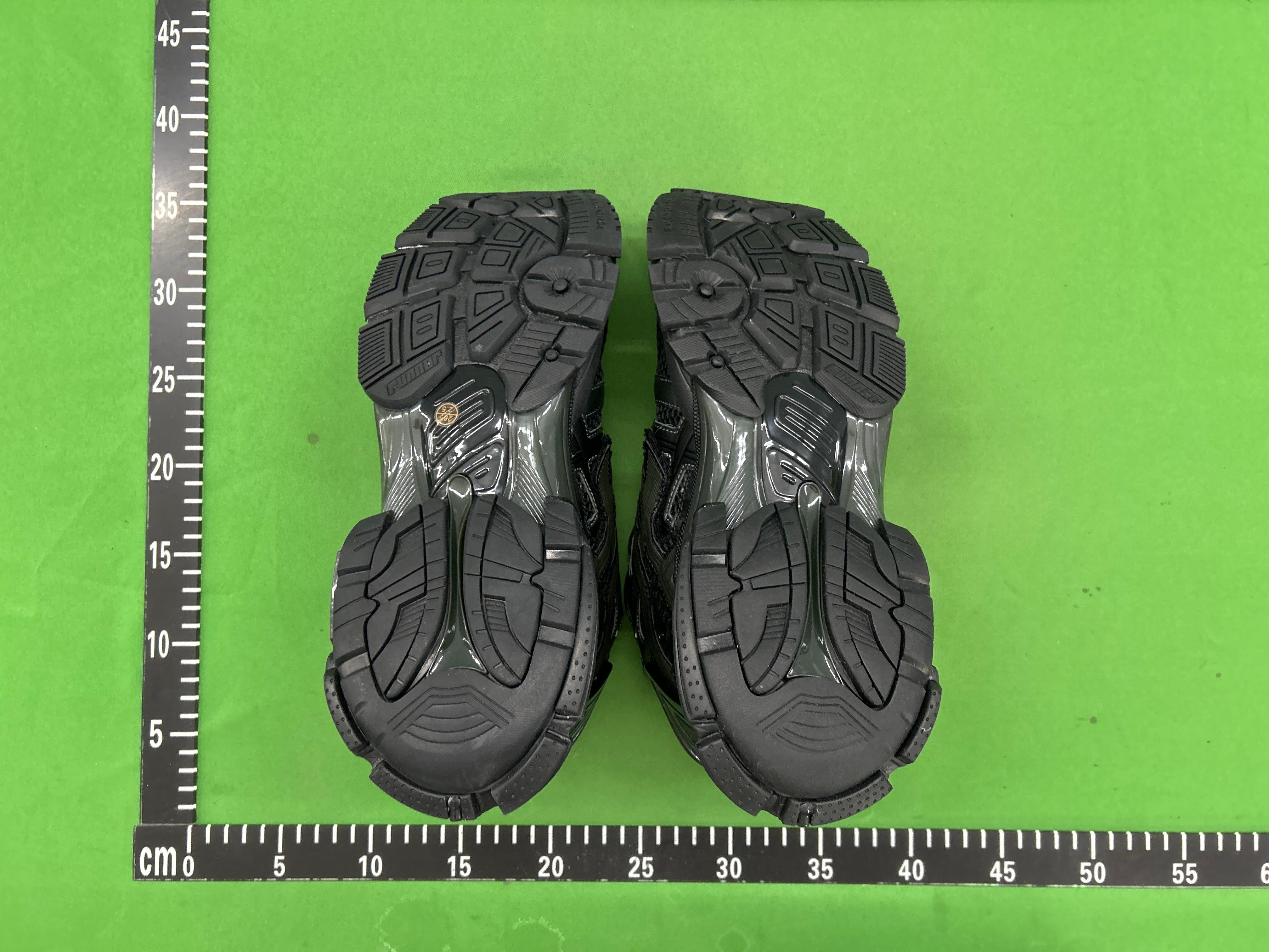 Foto QC 5 de Balenciaga Runner LED Black 853225 WRNLD 1000