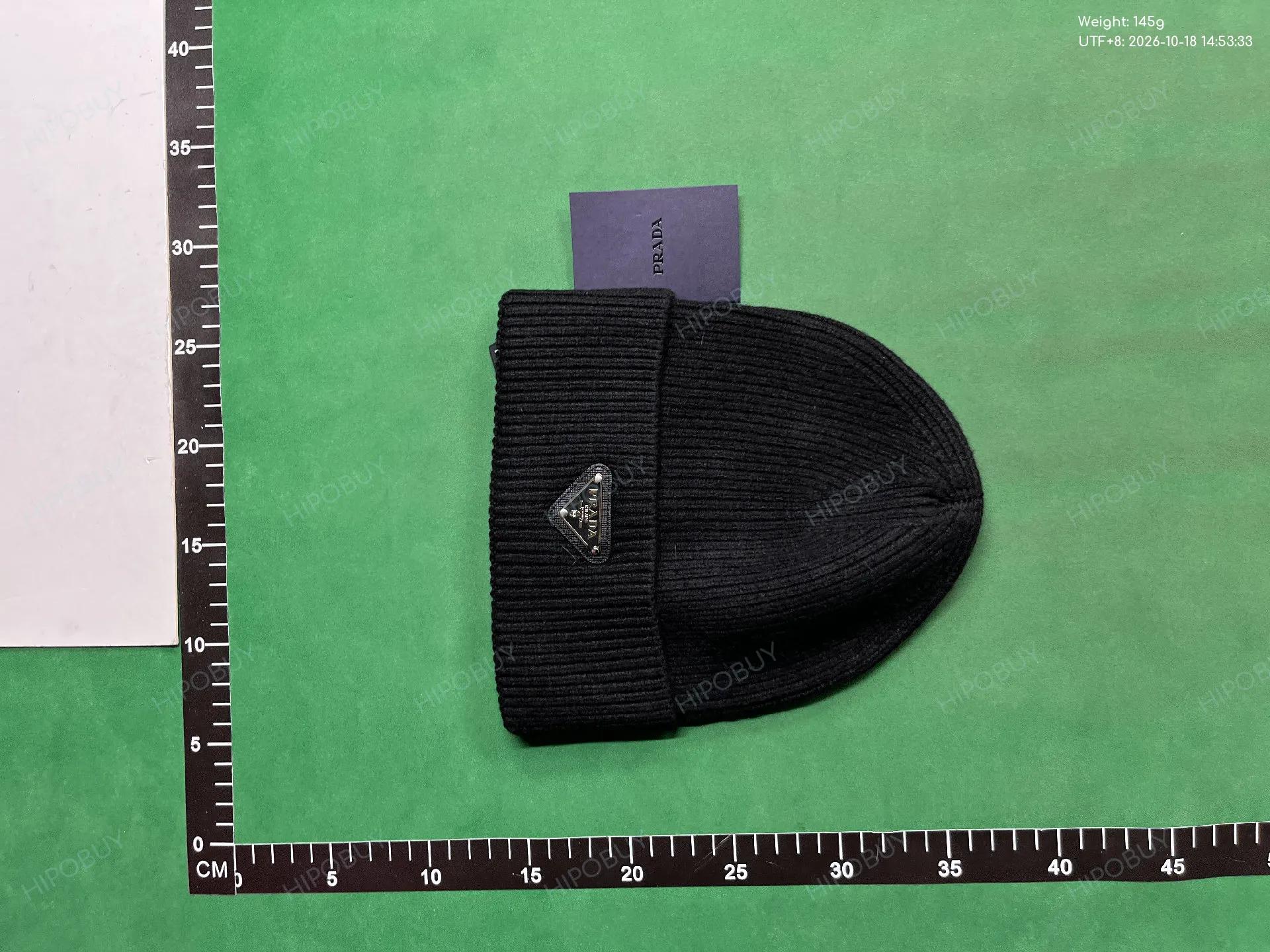 Foto QC 1 de Prada Triangle Logo Beanie Beige