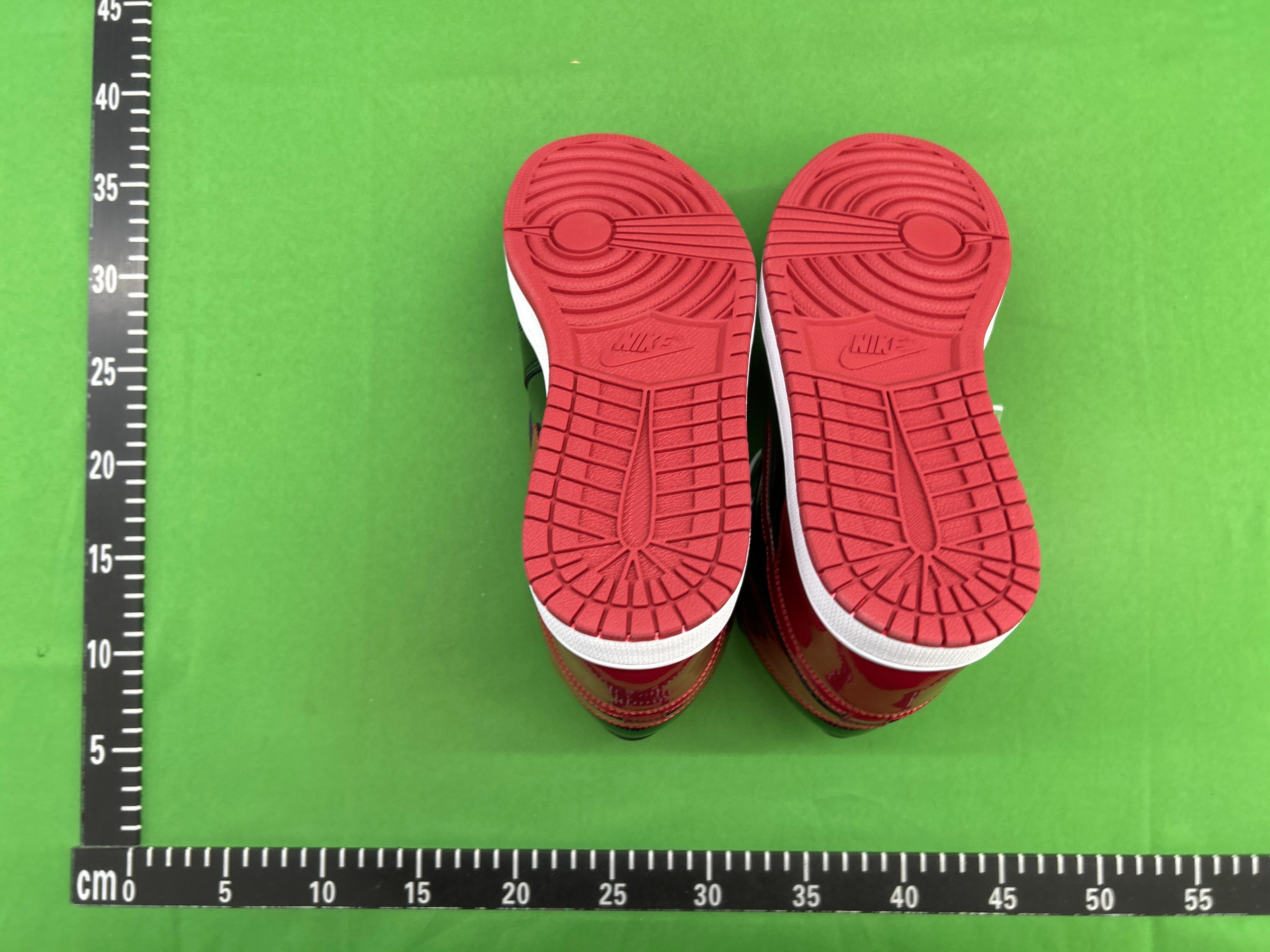 Foto QC 6 de Jordan 1 Retro High OG Reverse Shattered Backboard 555088-113