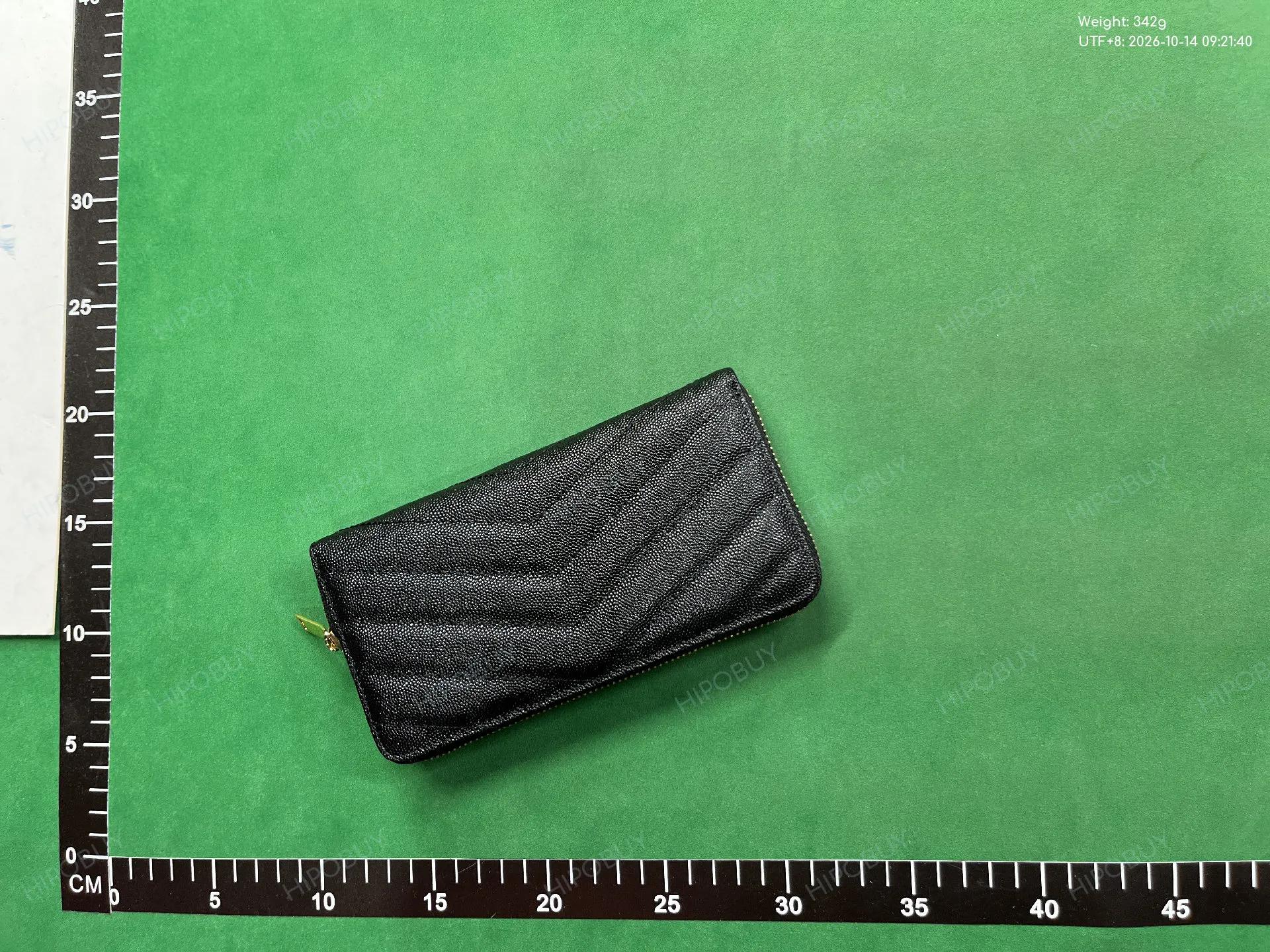 Foto QC 2 de Saint Laurent Monogram Zip Around Wallet Matelassé Grain de Poudre Leather Black