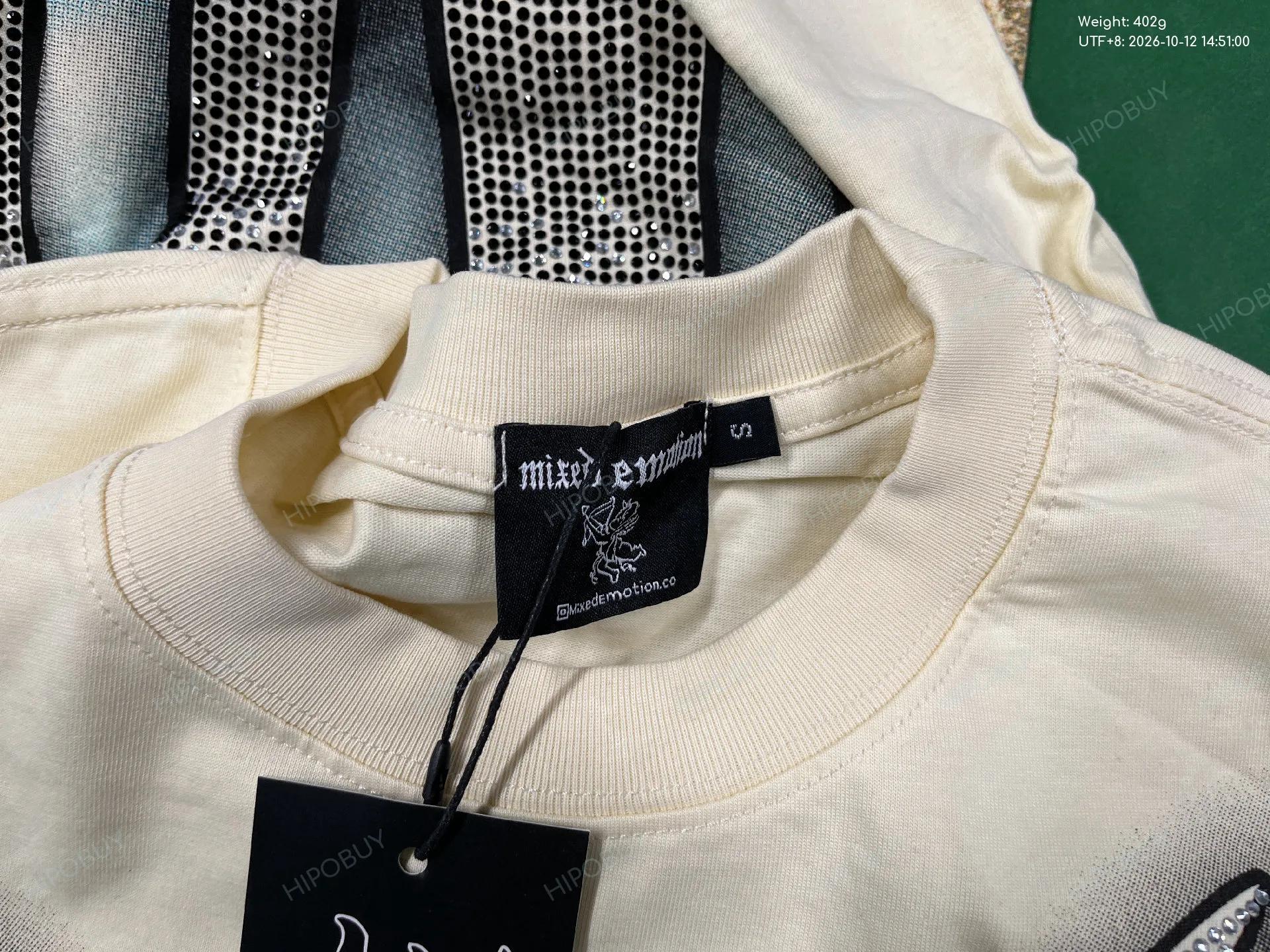 Foto QC 1 de MIXED EMOTION T-shirt Rhinestone Emotion Letter Alien Cowboy Print Black