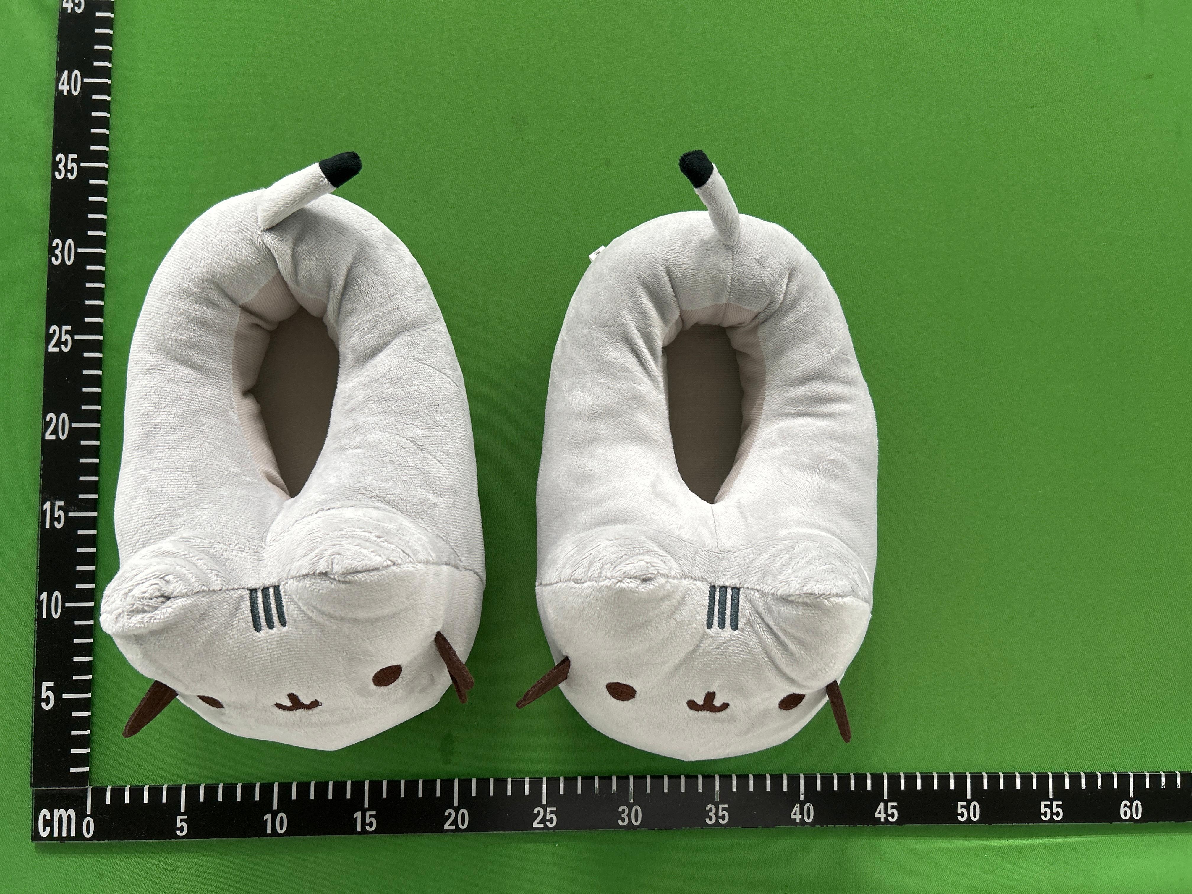 Foto QC 1 de Super Mario Piranha Plant Plush Slippers Red/Green