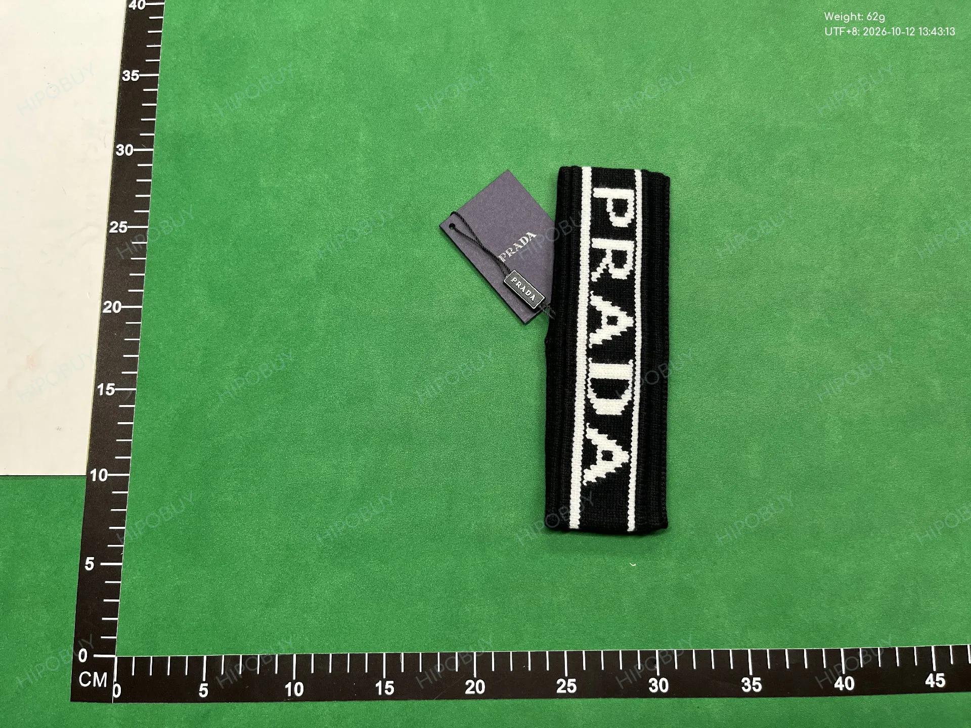 Foto QC 3 de Prada Logo Headband Grey