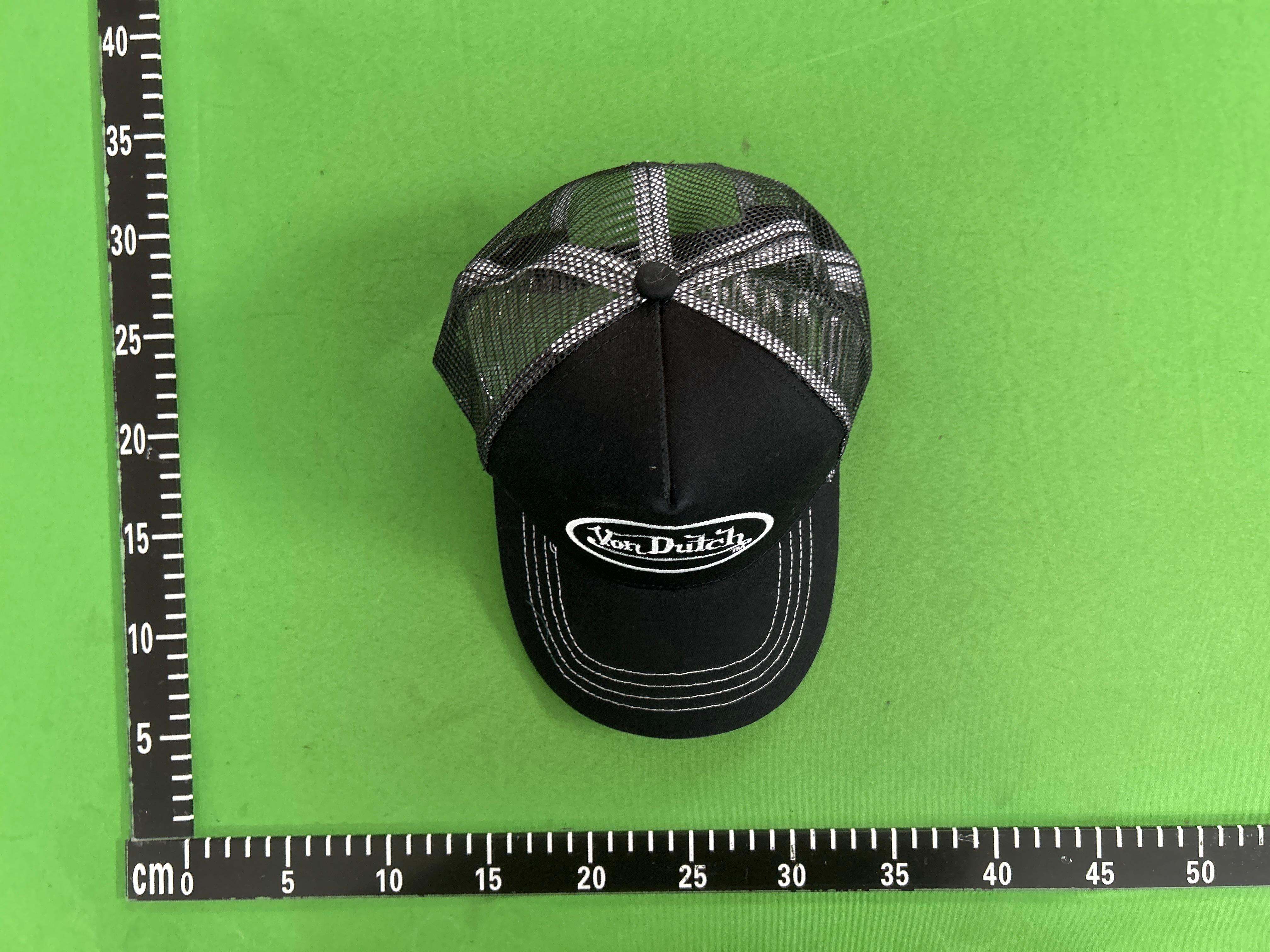 Foto QC 7 de Von Dutch Logo Trucker Cap Black