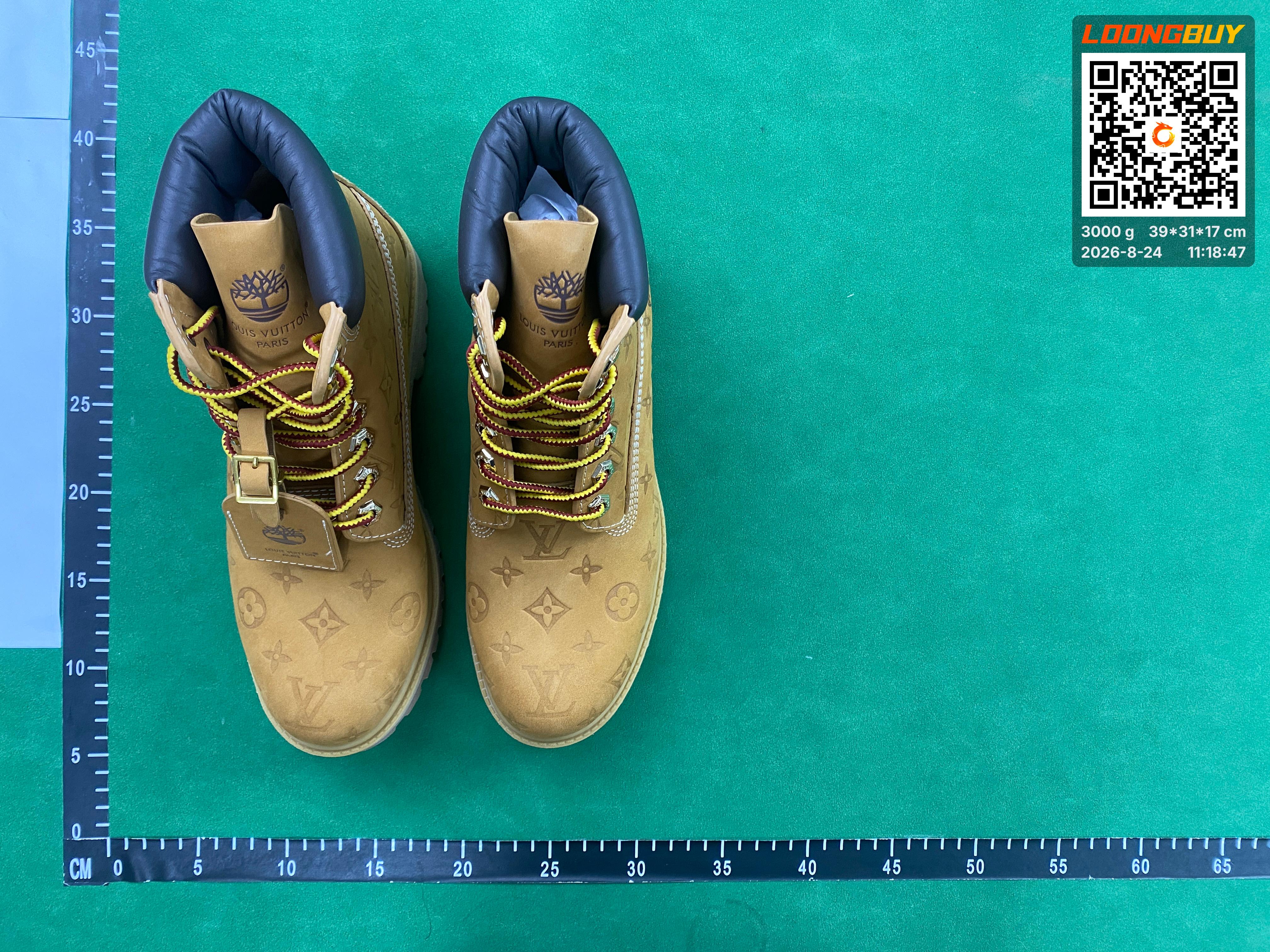 Foto QC 8 de Louis Vuitton x Timberland 6-Inch Ankle Boot Nubuck Wheat Monogram Embossed