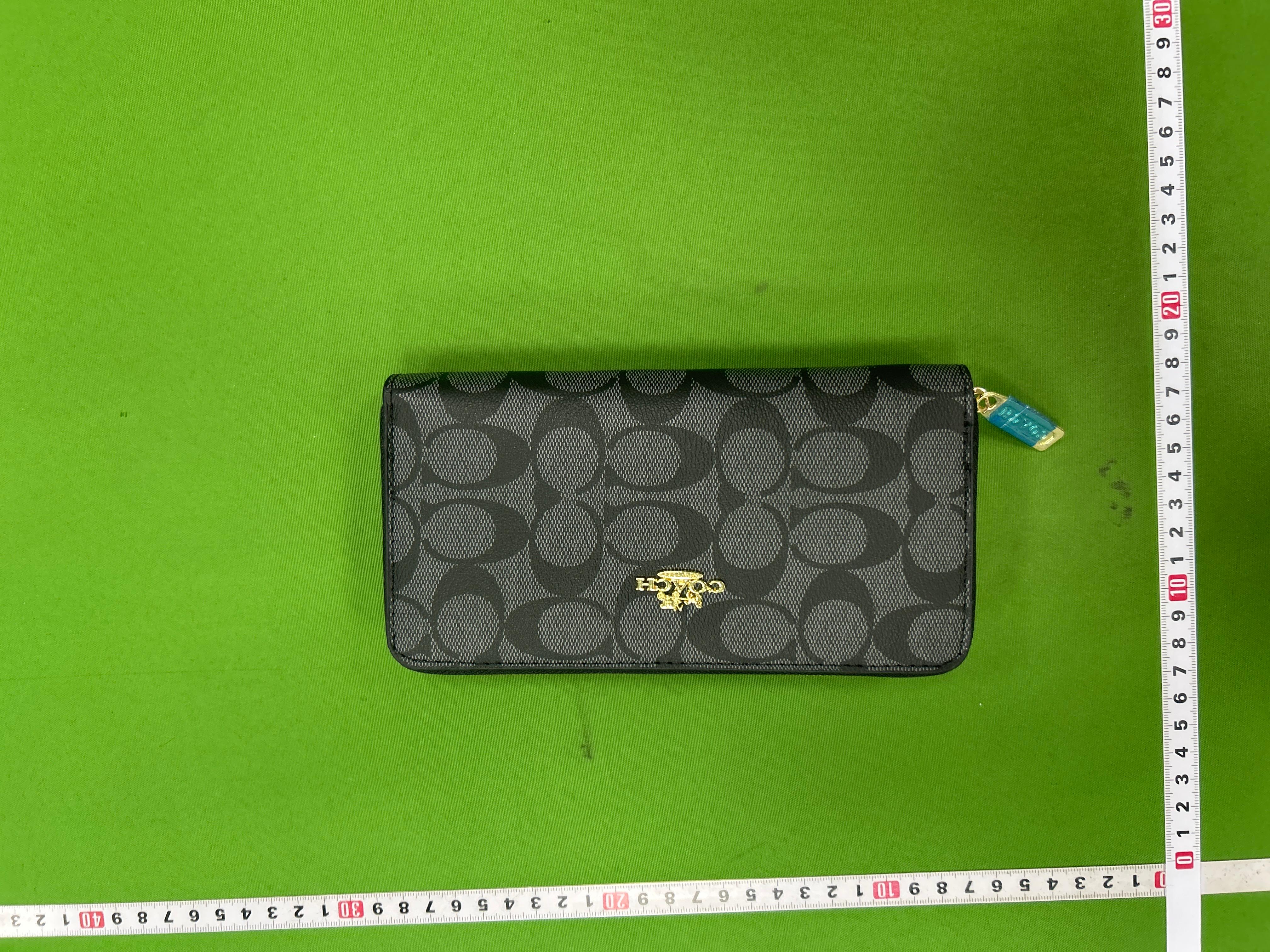 Foto QC 2 de Coach Horse and Carriage Accordion Zip Wallet Signature Canvas Charcoal Black