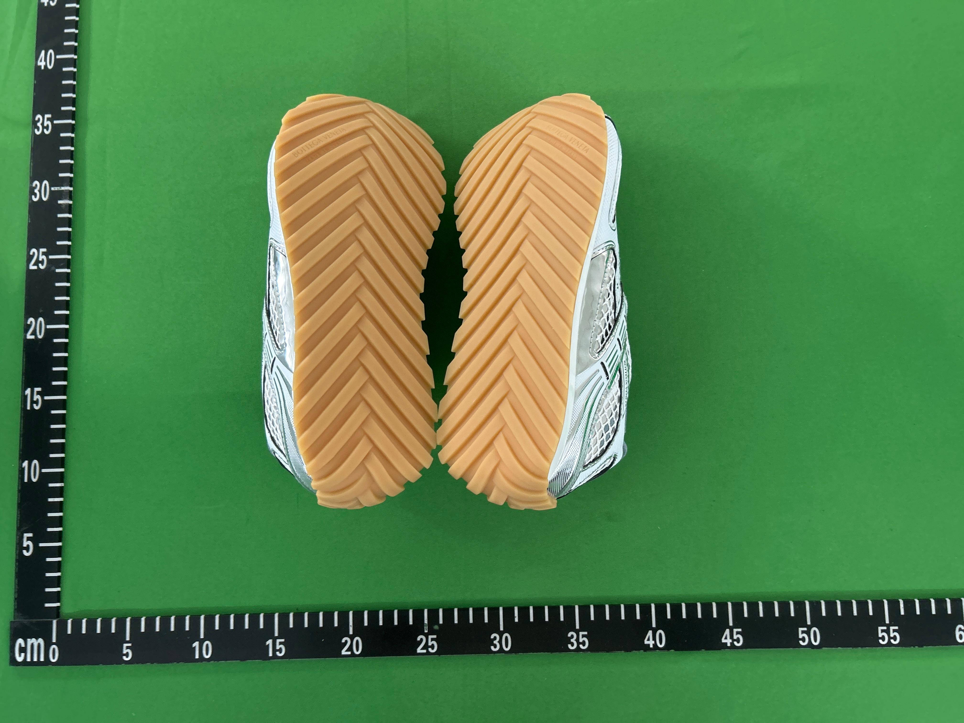 Foto QC 6 de Bottega Veneta Orbit Low Abyss Ice Egg Yolk 838373 V3MS2 4290