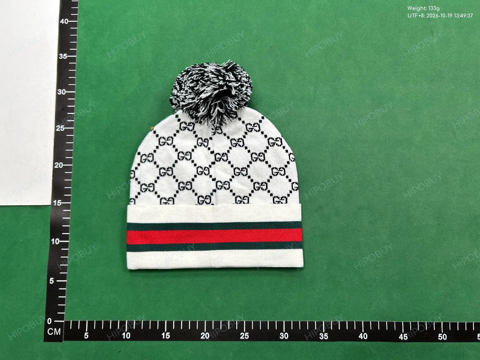 Foto QC 2 de Gucci GG Bee Beanie Red