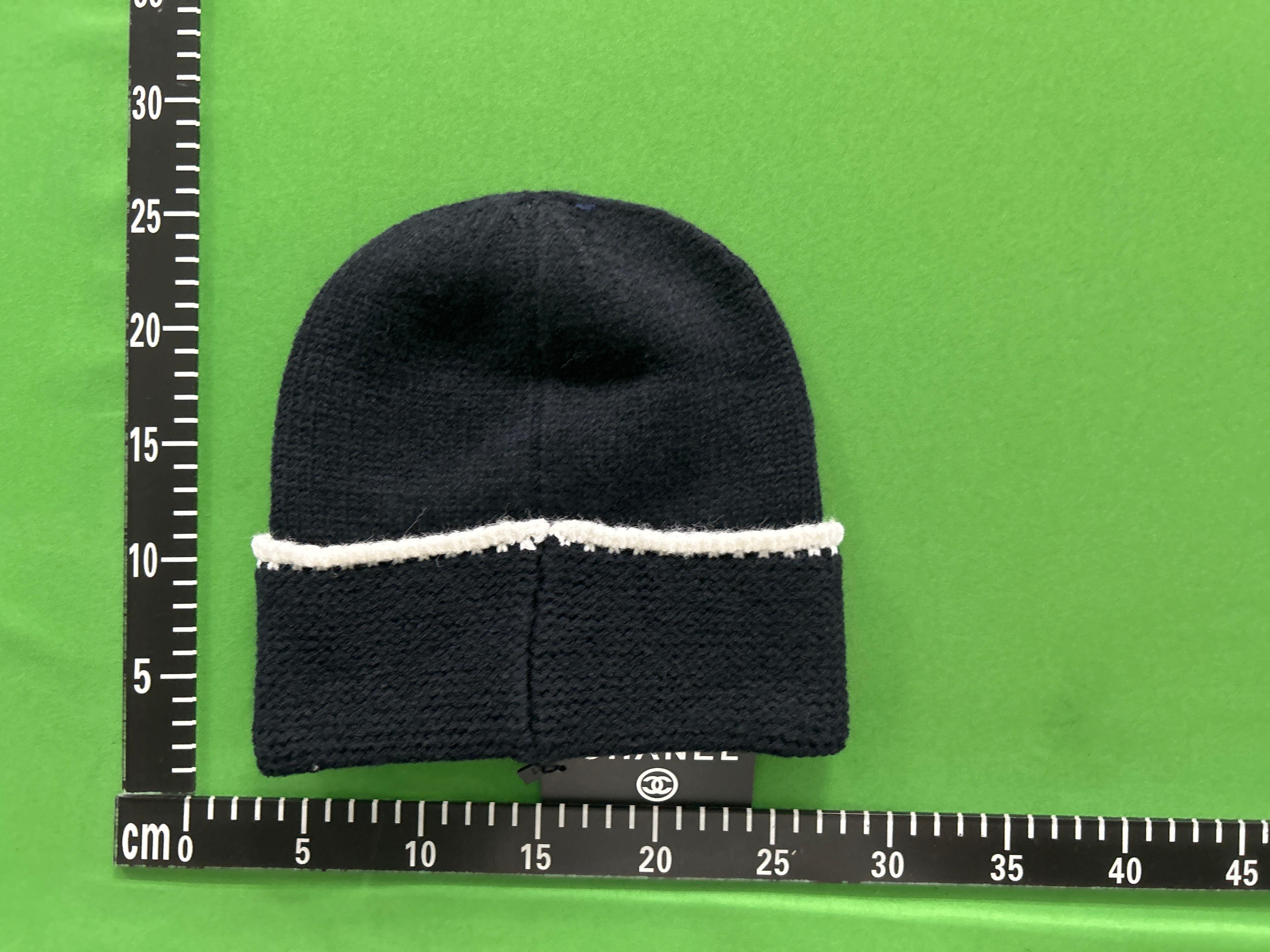 Foto QC 4 de Unbranded Embroidered Ribbed Beanie Off-White
