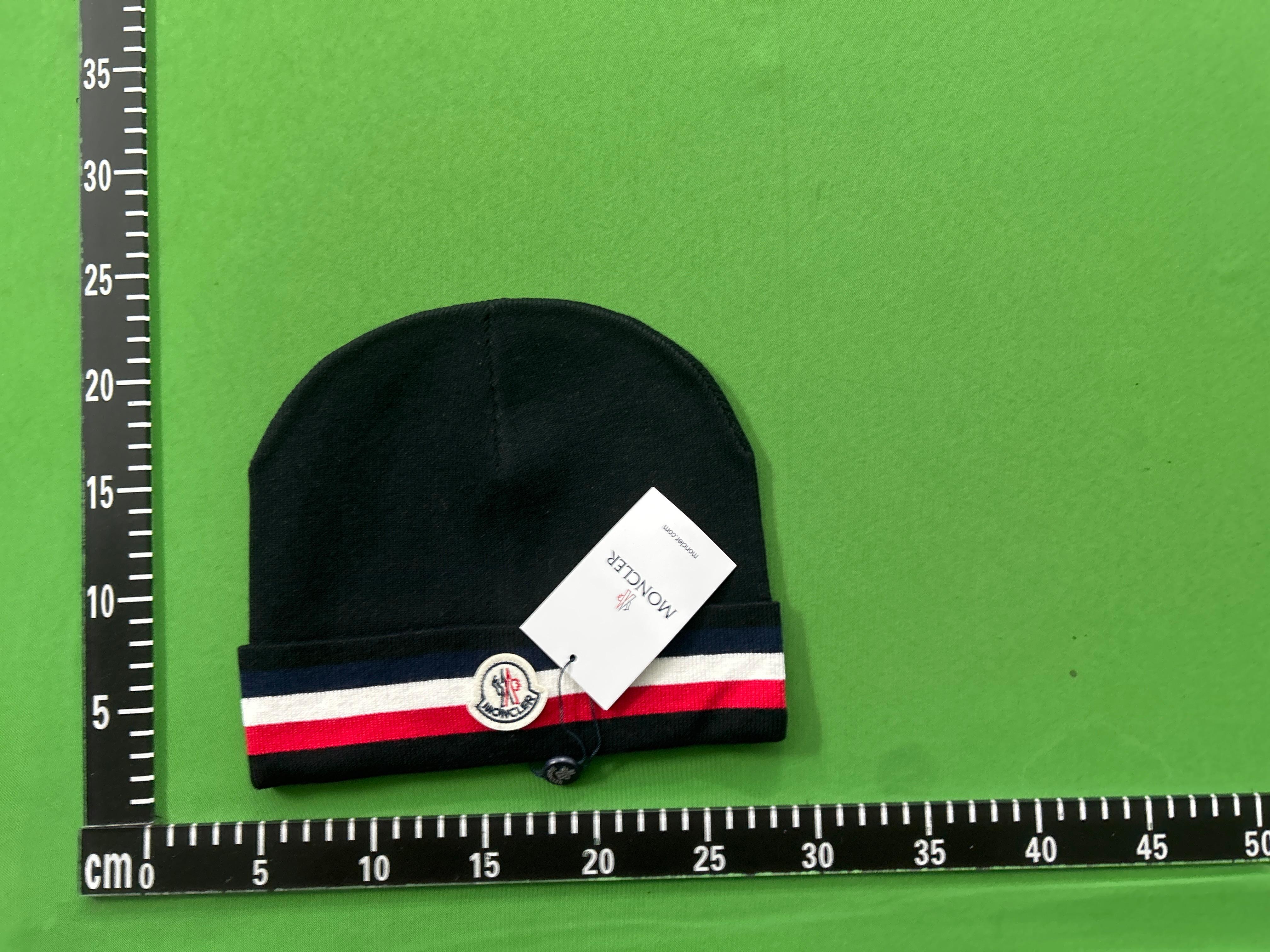 Foto QC 6 de Moncler Tricolor Stripe Beanie Beige
