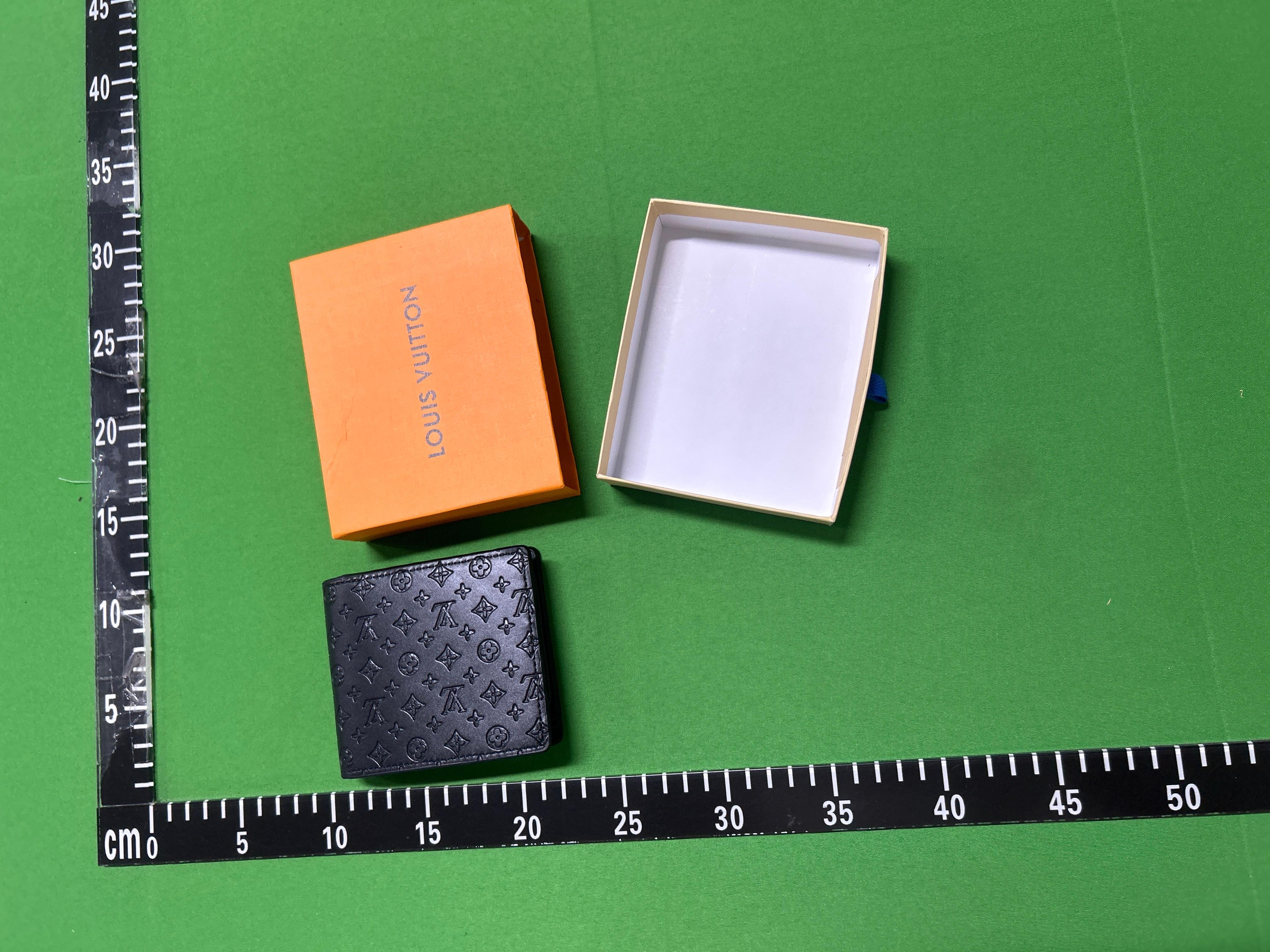 Foto QC 4 de Louis Vuitton Multiple Wallet Monogram Shadow Black