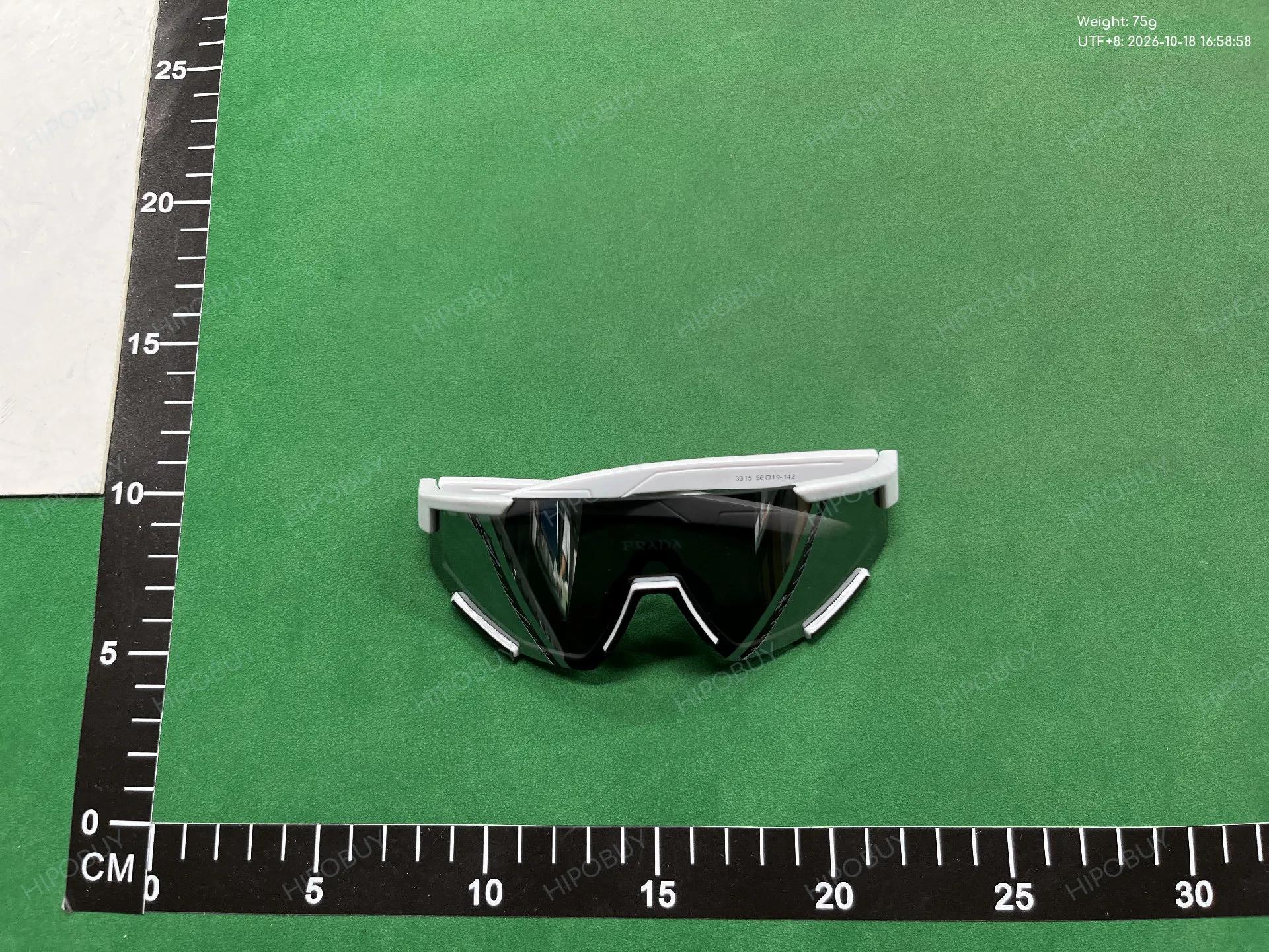 Foto QC 8 de Prada Shield-Frame Acetate Sunglasses White Grey (3153)