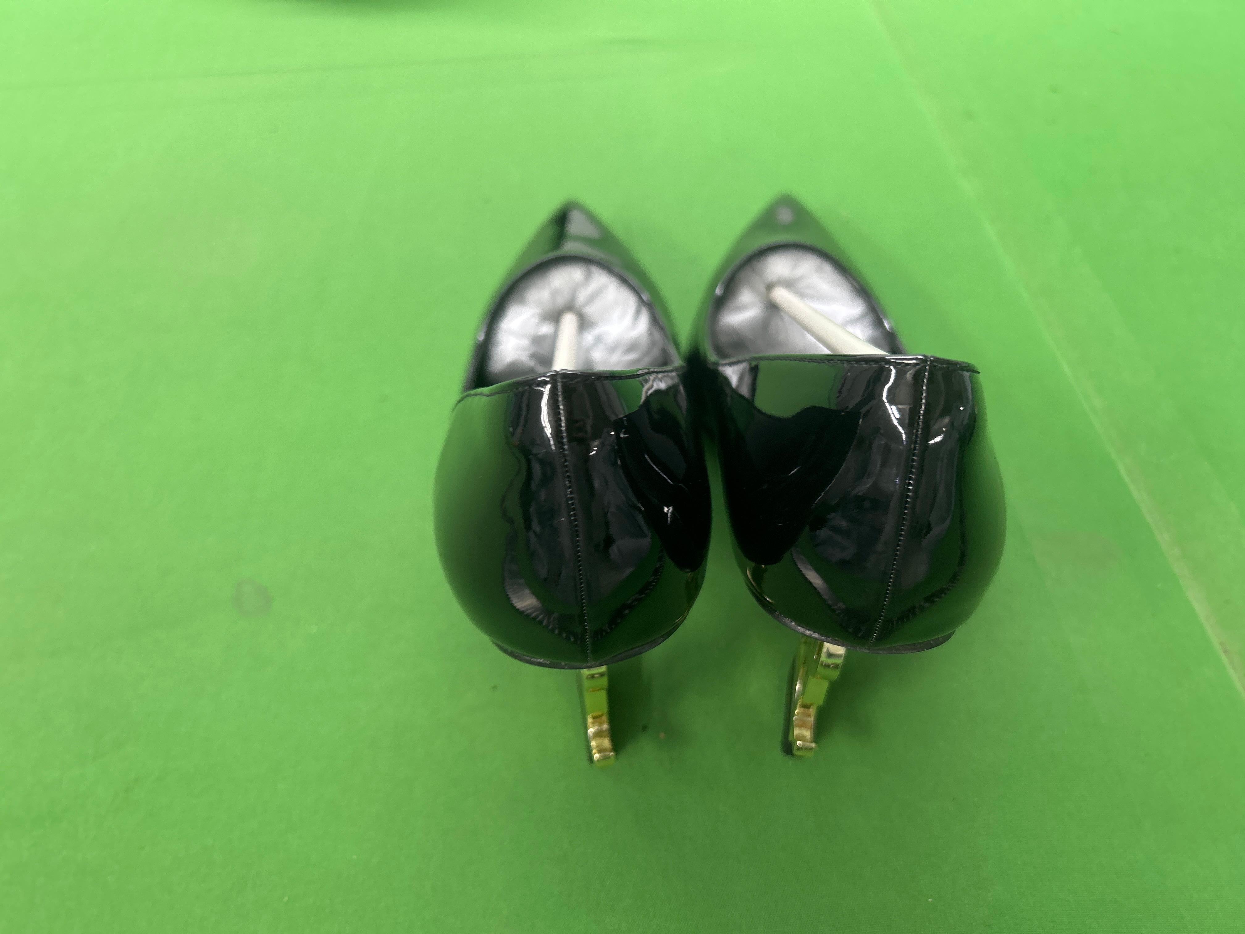 Foto QC 3 de Saint Laurent Opyum Patent Leather Sandals Gold-Tone YSL Heel Black