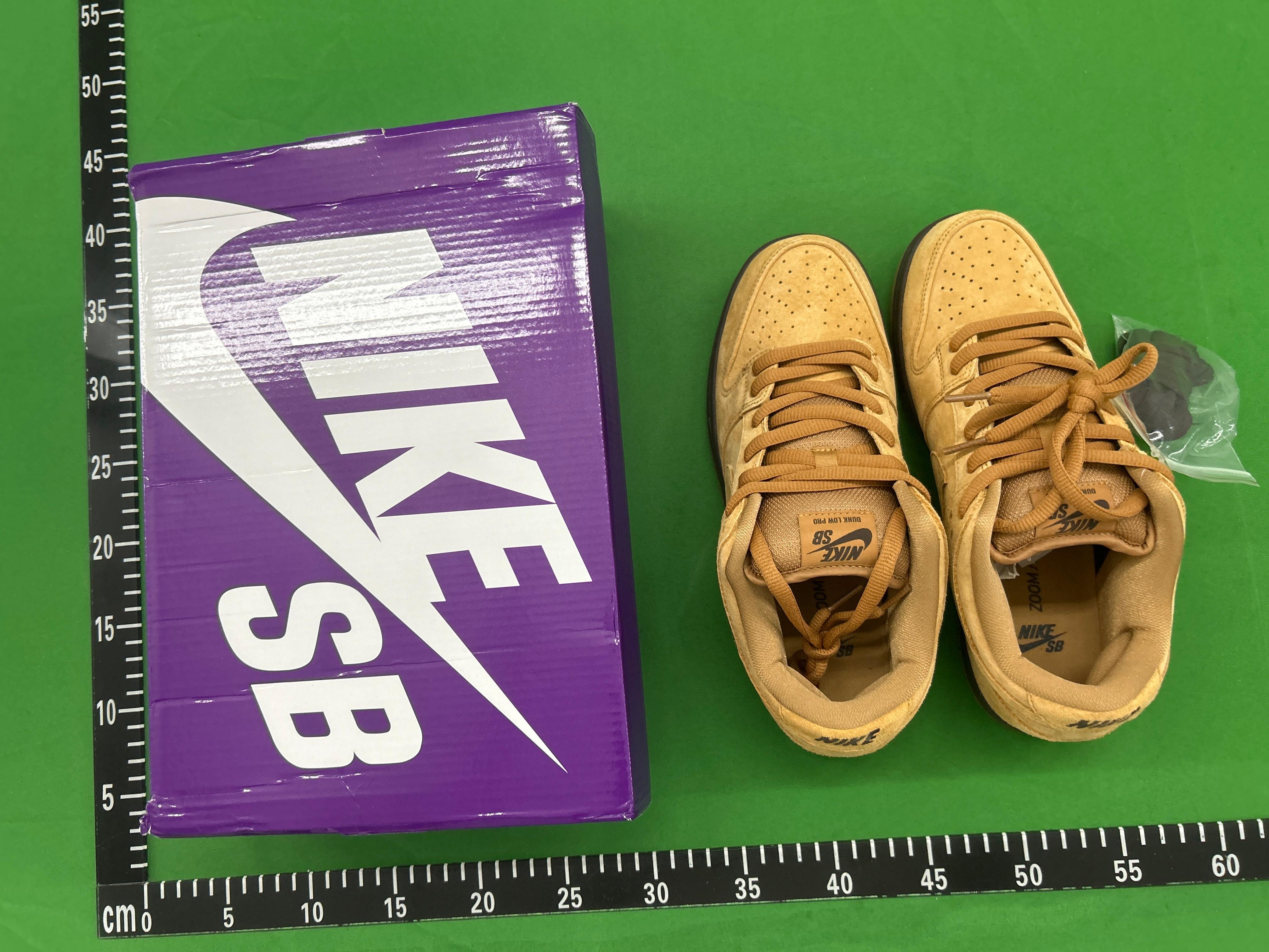 Foto QC 8 de Nike SB Dunk Low Black Pigeon 883232-008