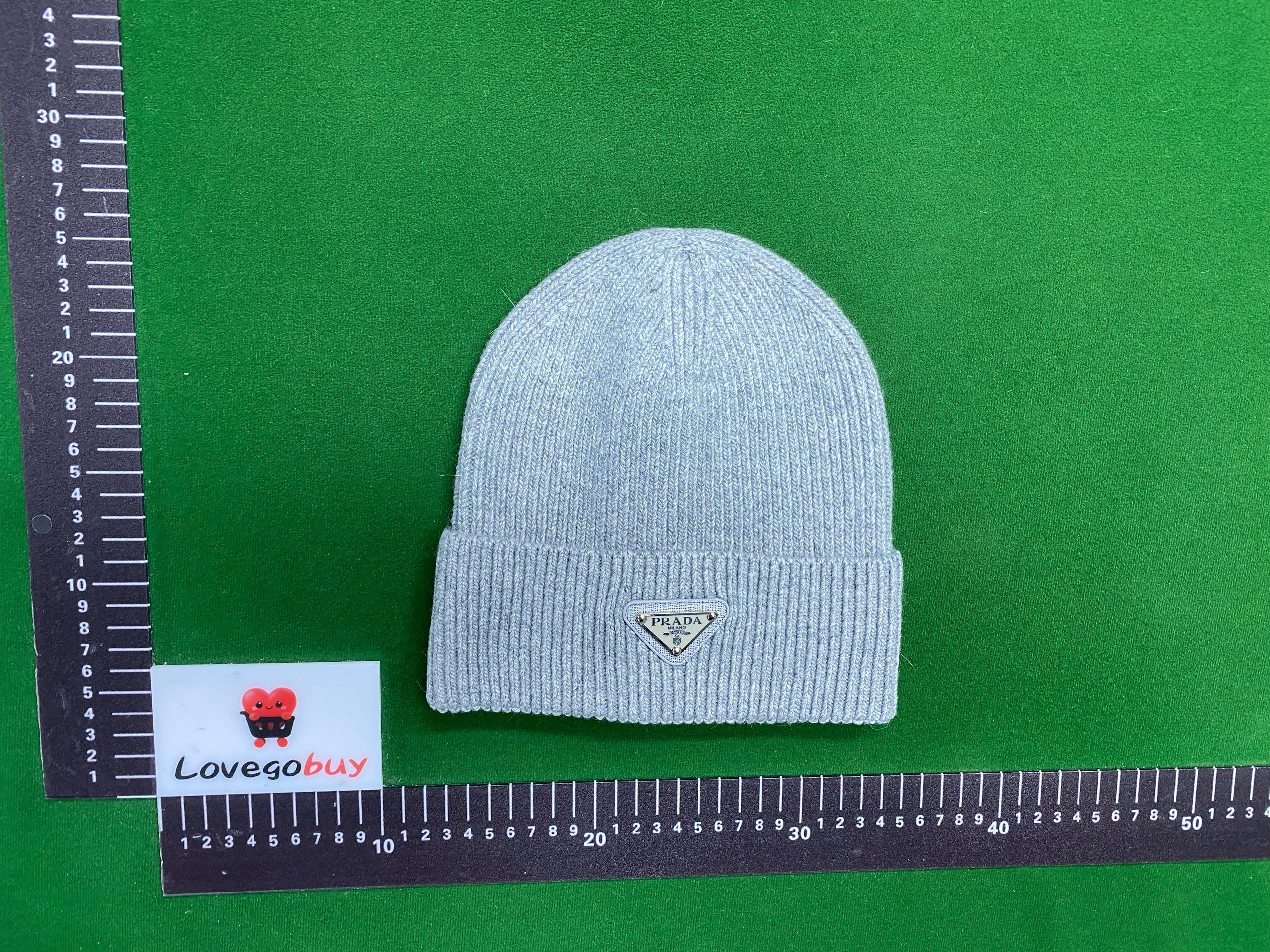 Foto QC 7 de Prada Triangle Logo Beanie Beige