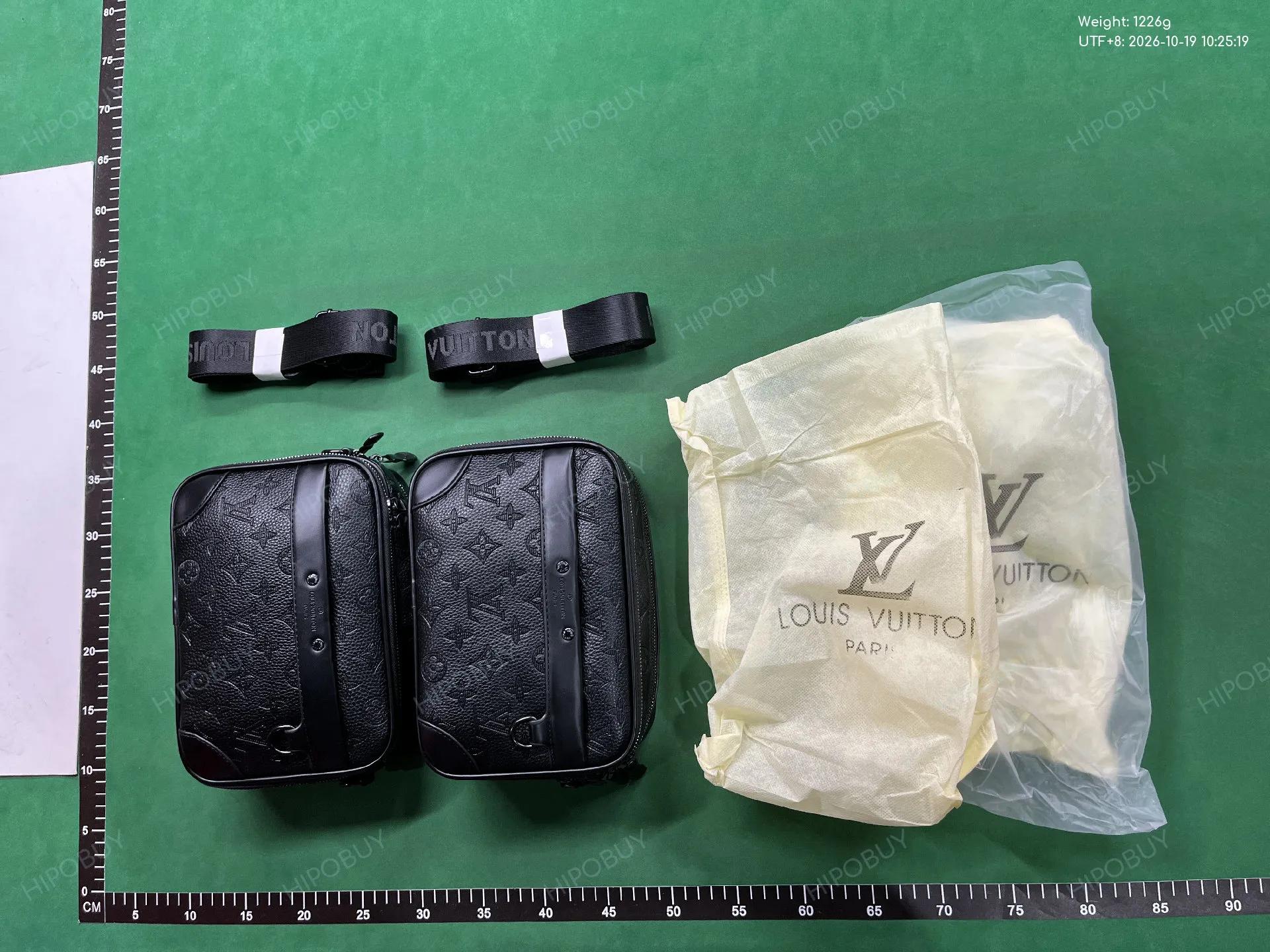 Foto QC 3 de Louis Vuitton Trio Messenger 25 Monogram Eclipse Canvas