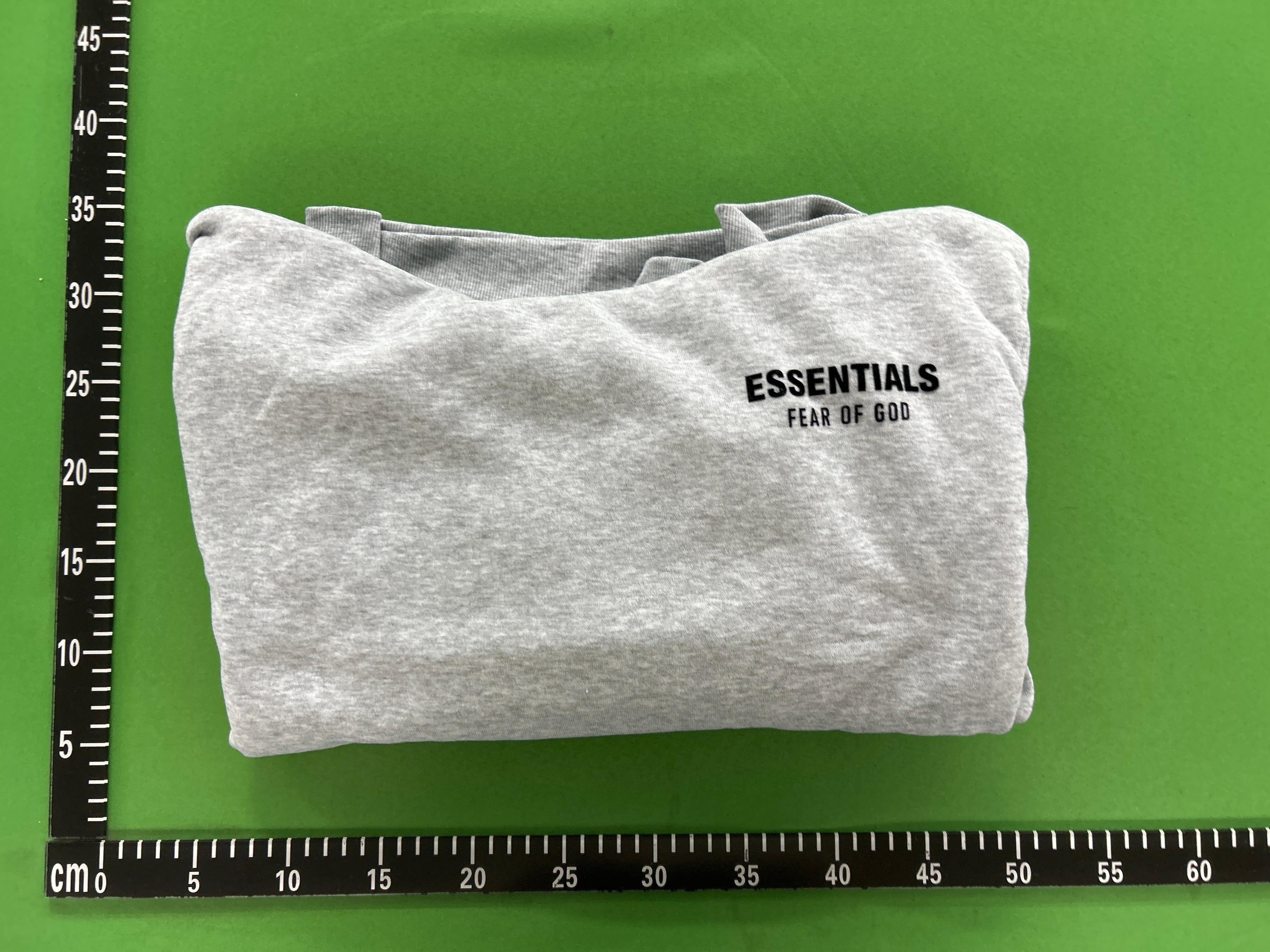 Foto QC 5 de Fear of God Essentials Sweater 3D Silicon Applique Hoodie Buttercream