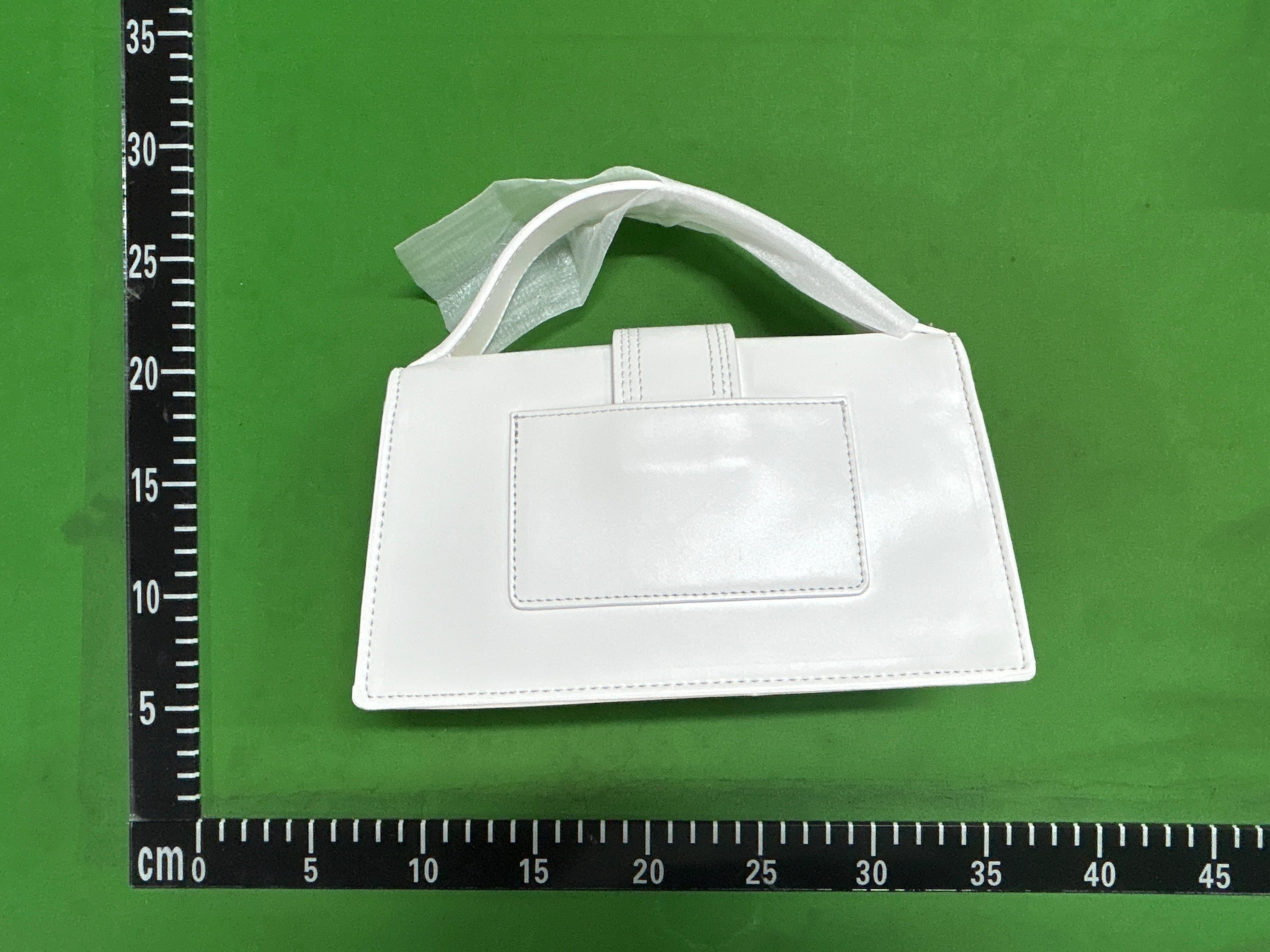 Foto QC 5 de Jacquemus Le Bambino Pink Leather