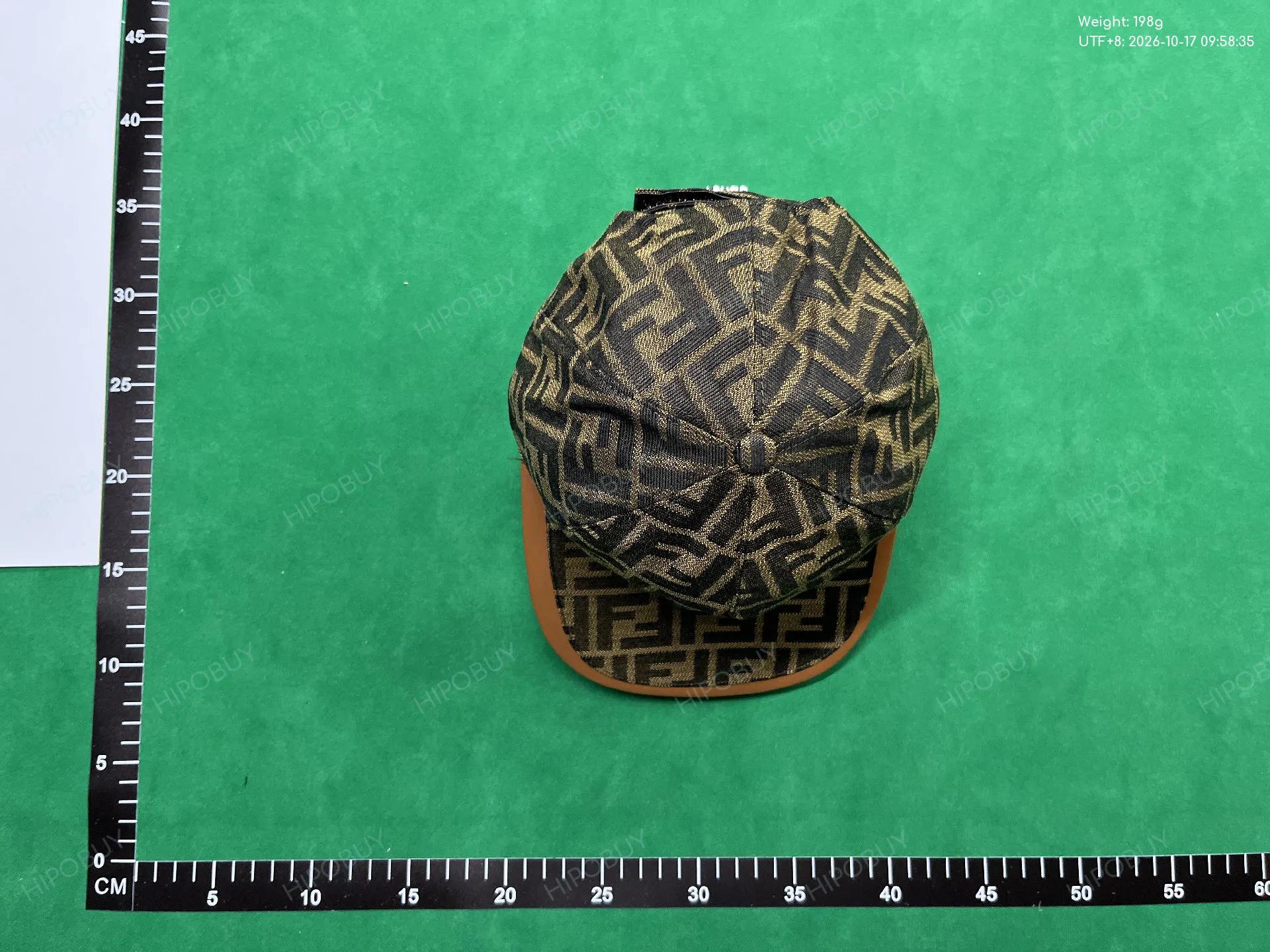 Foto QC 8 de Fendi FF Monogram Cap Black/Grey