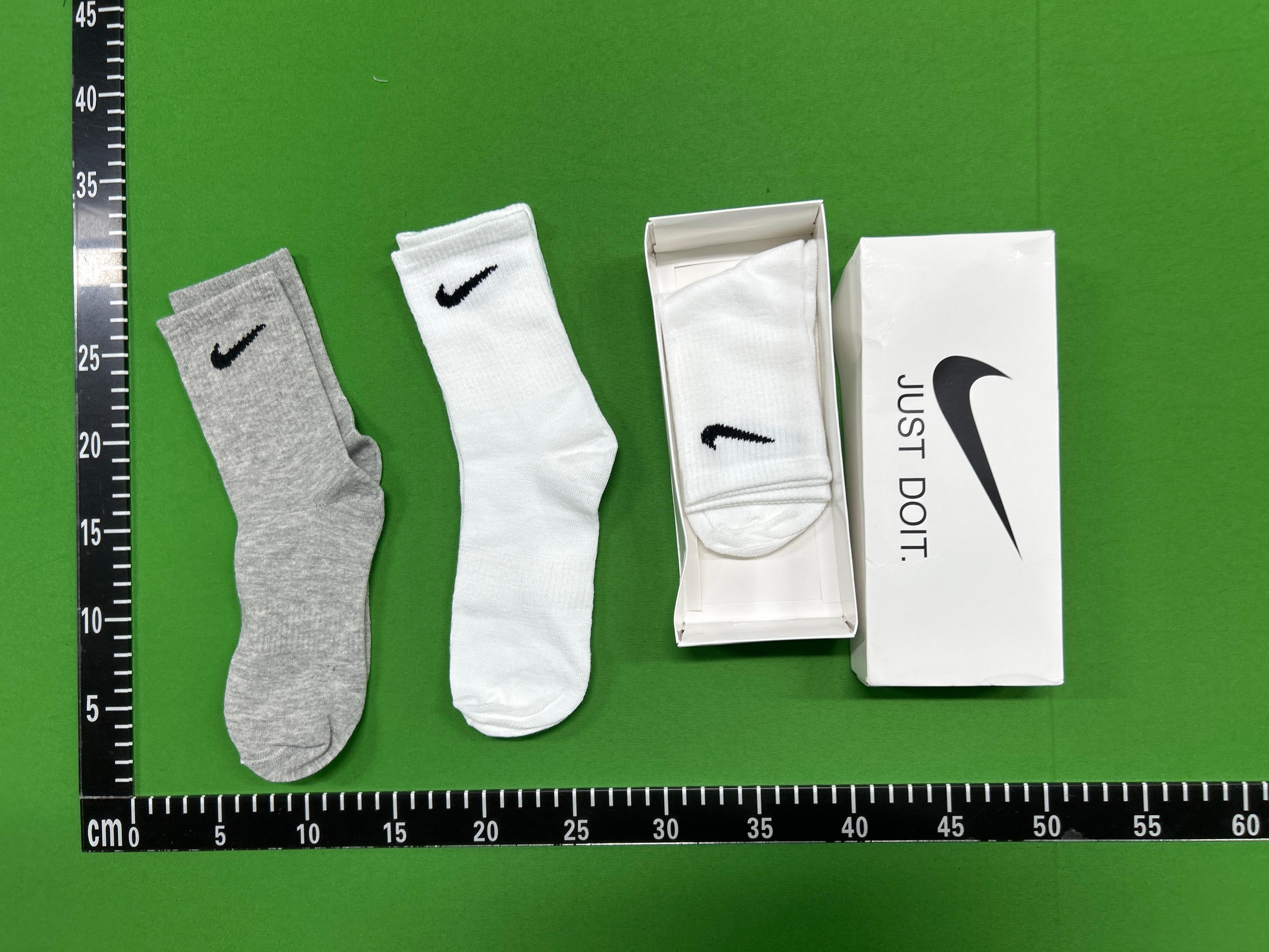 Foto QC 8 de Nike Just Do It Crew Socks Swoosh Black White