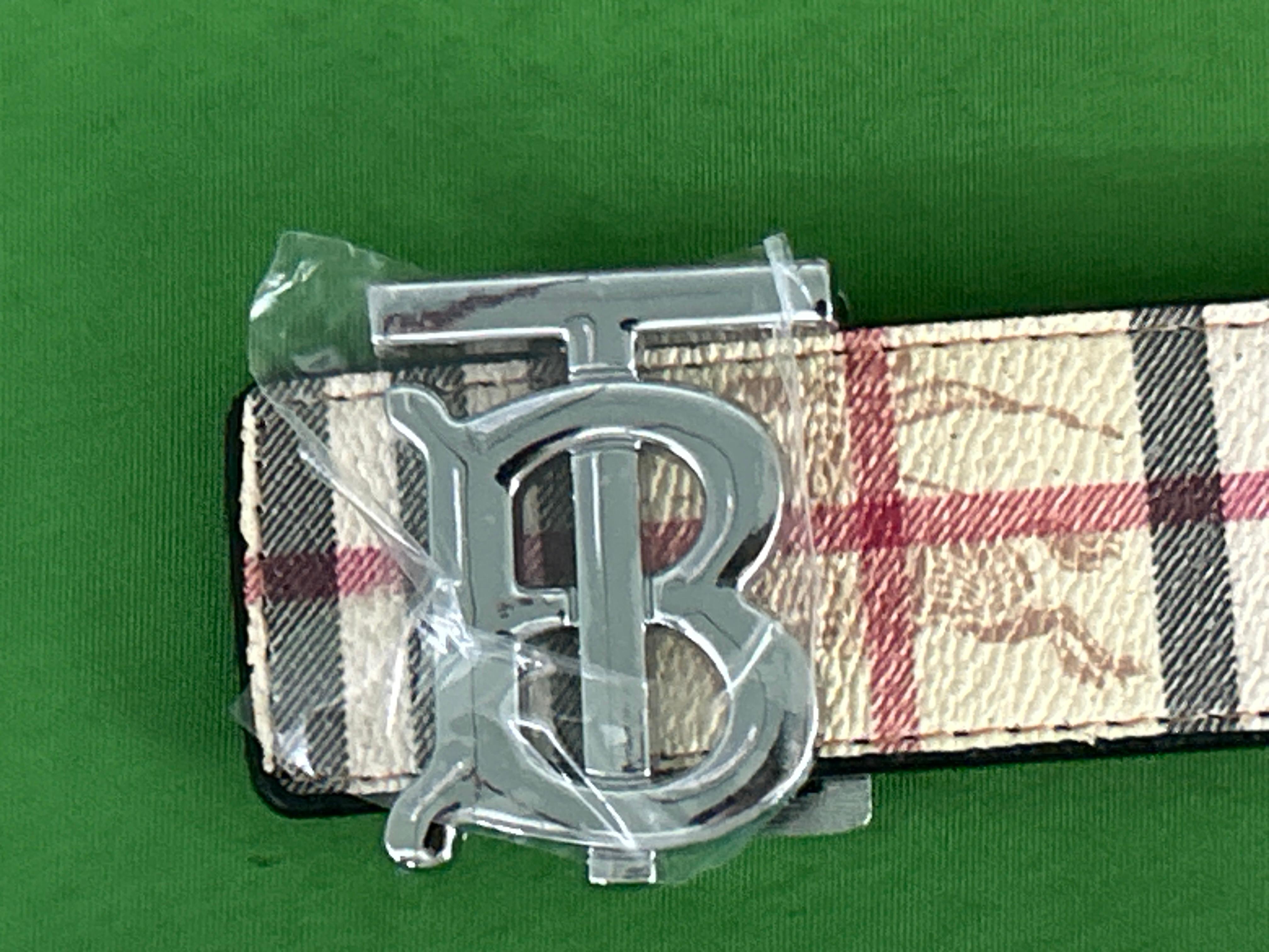 Foto QC 4 de Burberry Plaque Buckle Reversible Belt Vintage Check