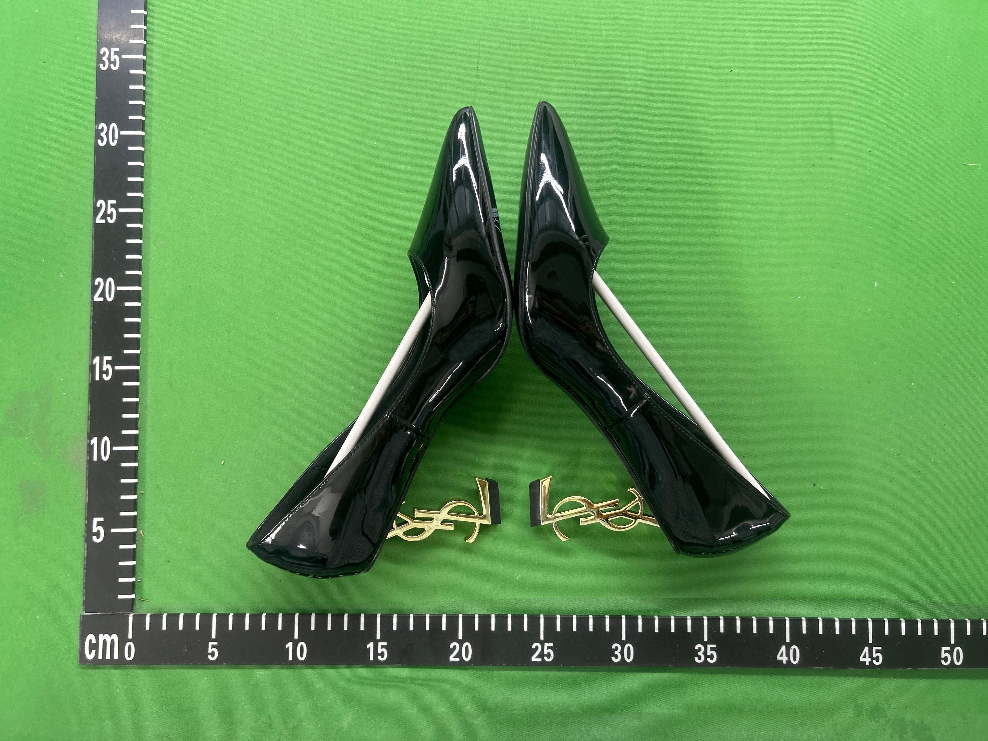 Foto QC 7 de Saint Laurent Opyum Patent Leather Sandals Gold-Tone YSL Heel Black