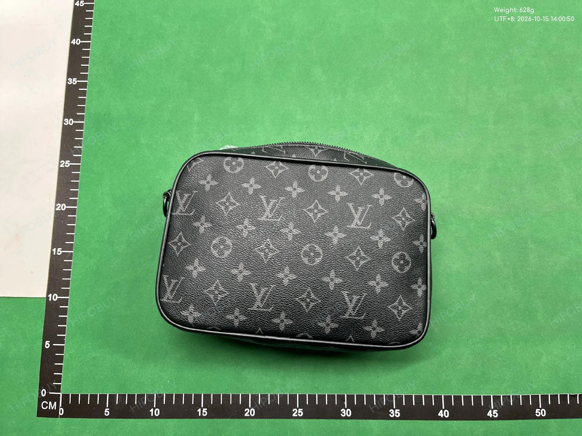 Foto QC 5 de Louis Vuitton Trio Messenger 25 Monogram Eclipse Canvas