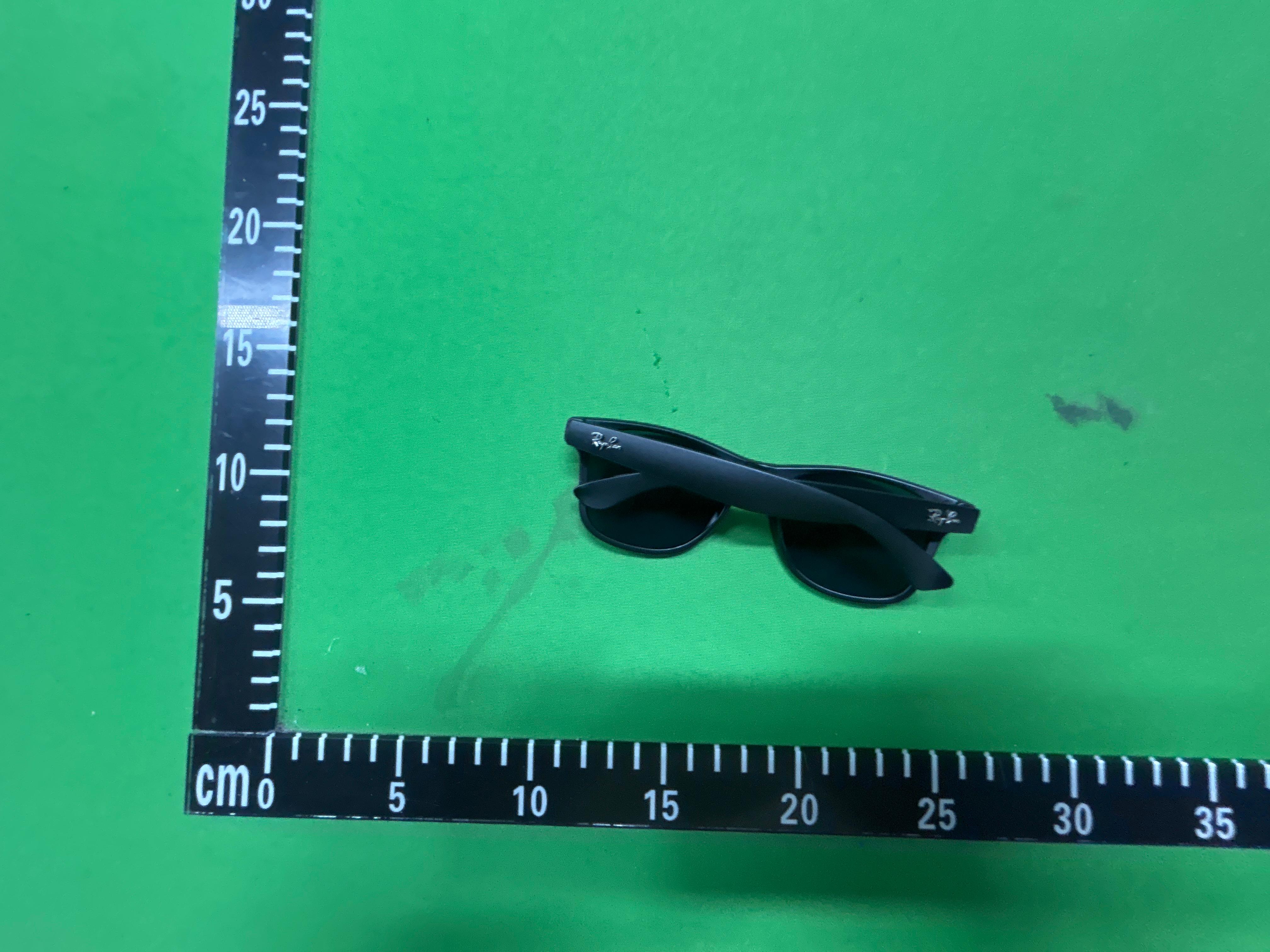 Foto QC 5 de Ray-Ban Wayfarer Acetate Sunglasses Black (RB2140)