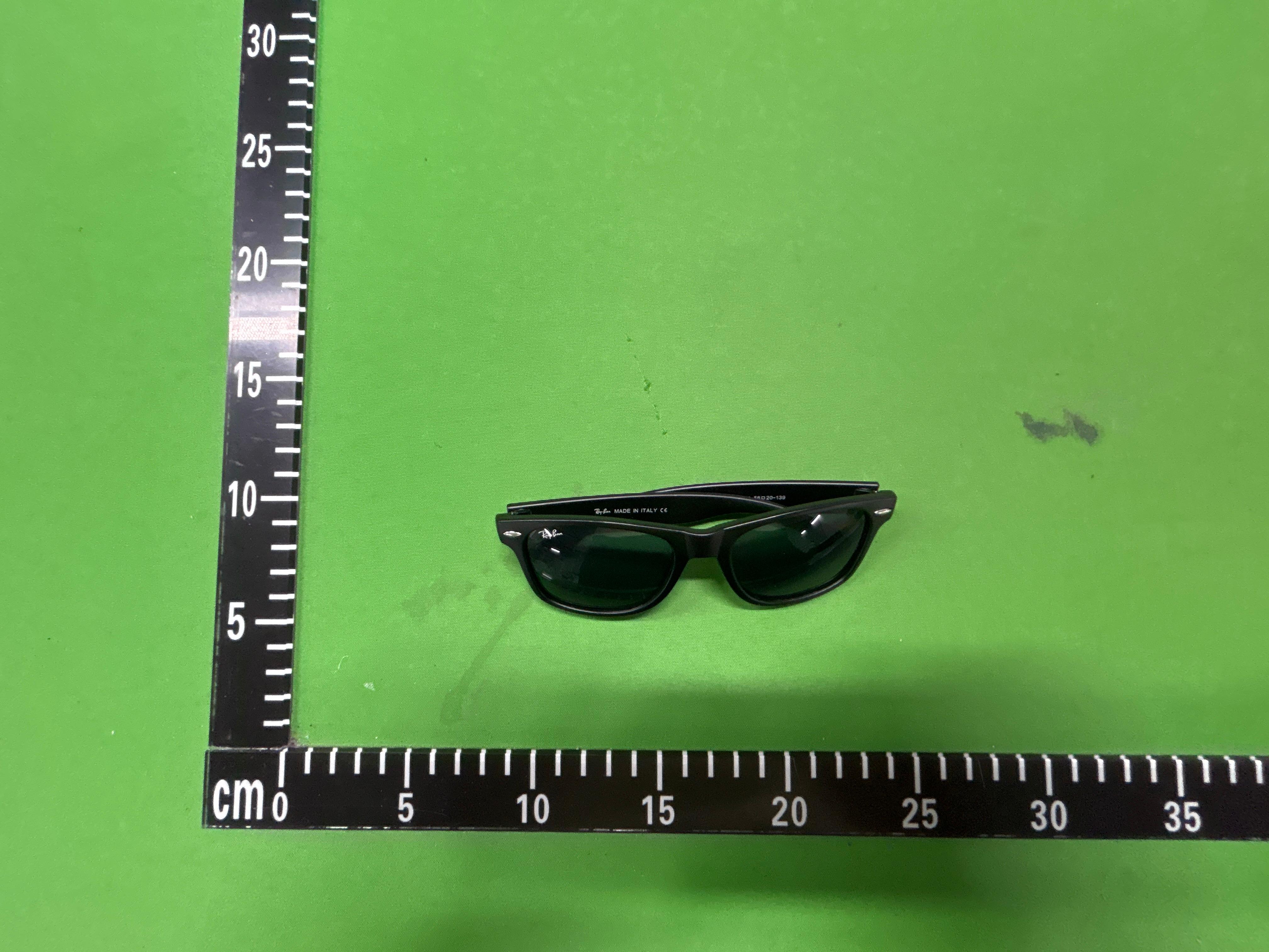 Foto QC 4 de Ray-Ban Wayfarer Acetate Sunglasses Black (RB2140)