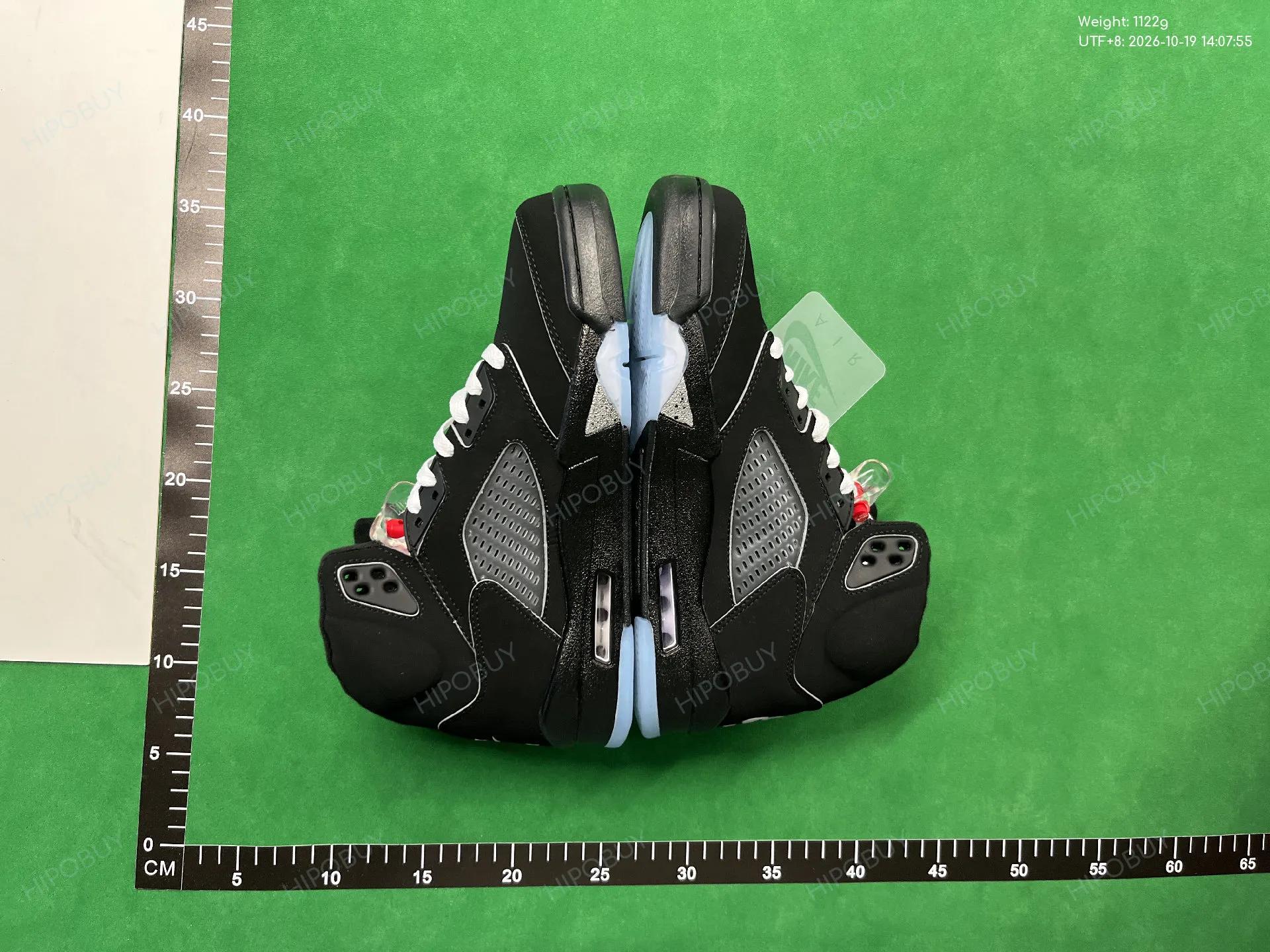 Foto QC 4 de Jordan 5 Retro Gore-Tex Off-Noir DR0092-001