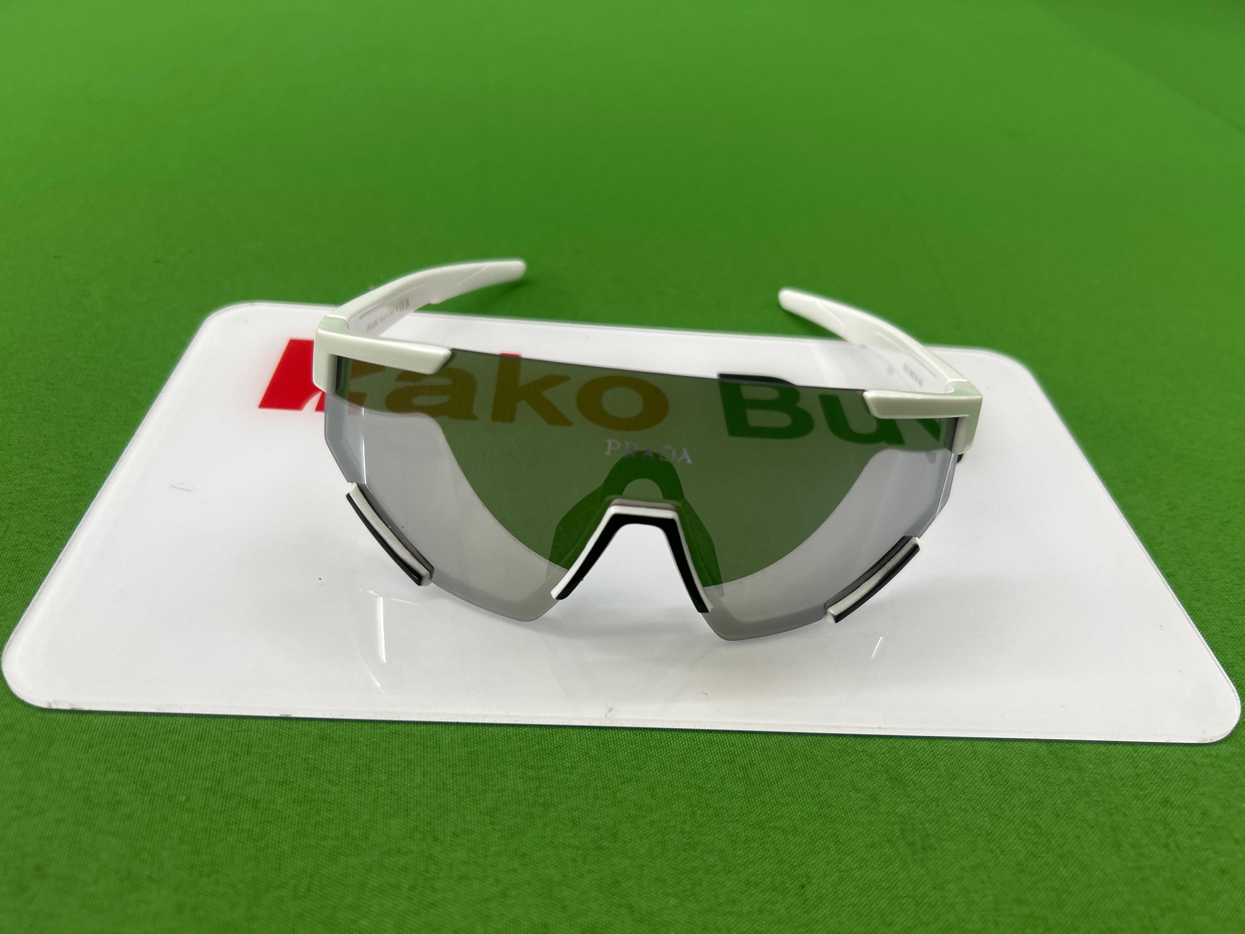 Foto QC 3 de Prada Shield-Frame Acetate Sunglasses White Grey (3153)