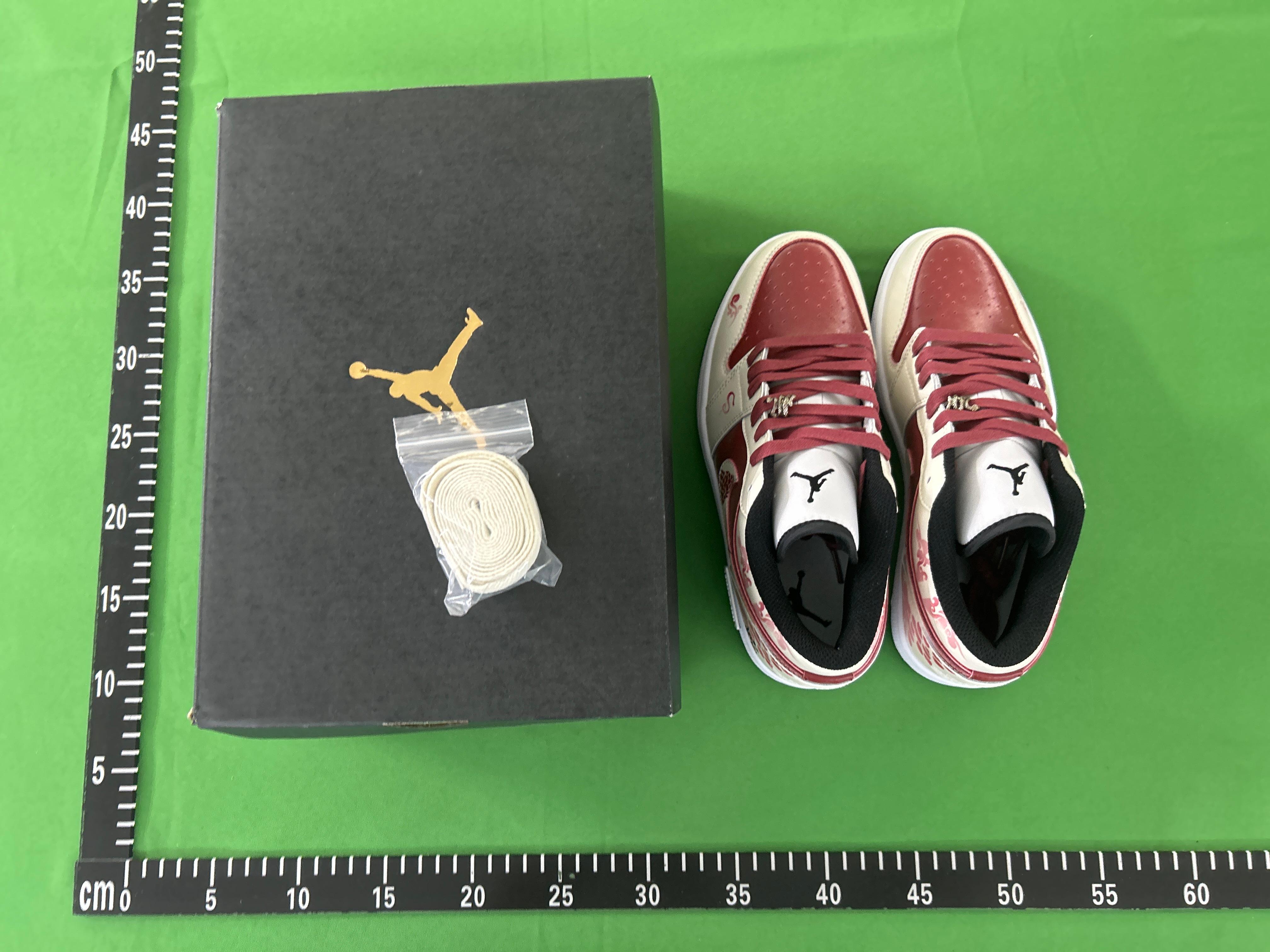 Foto QC 2 de Jordan 1 Retro Low OG SP Travis Scott Black Phantom DM7866-001