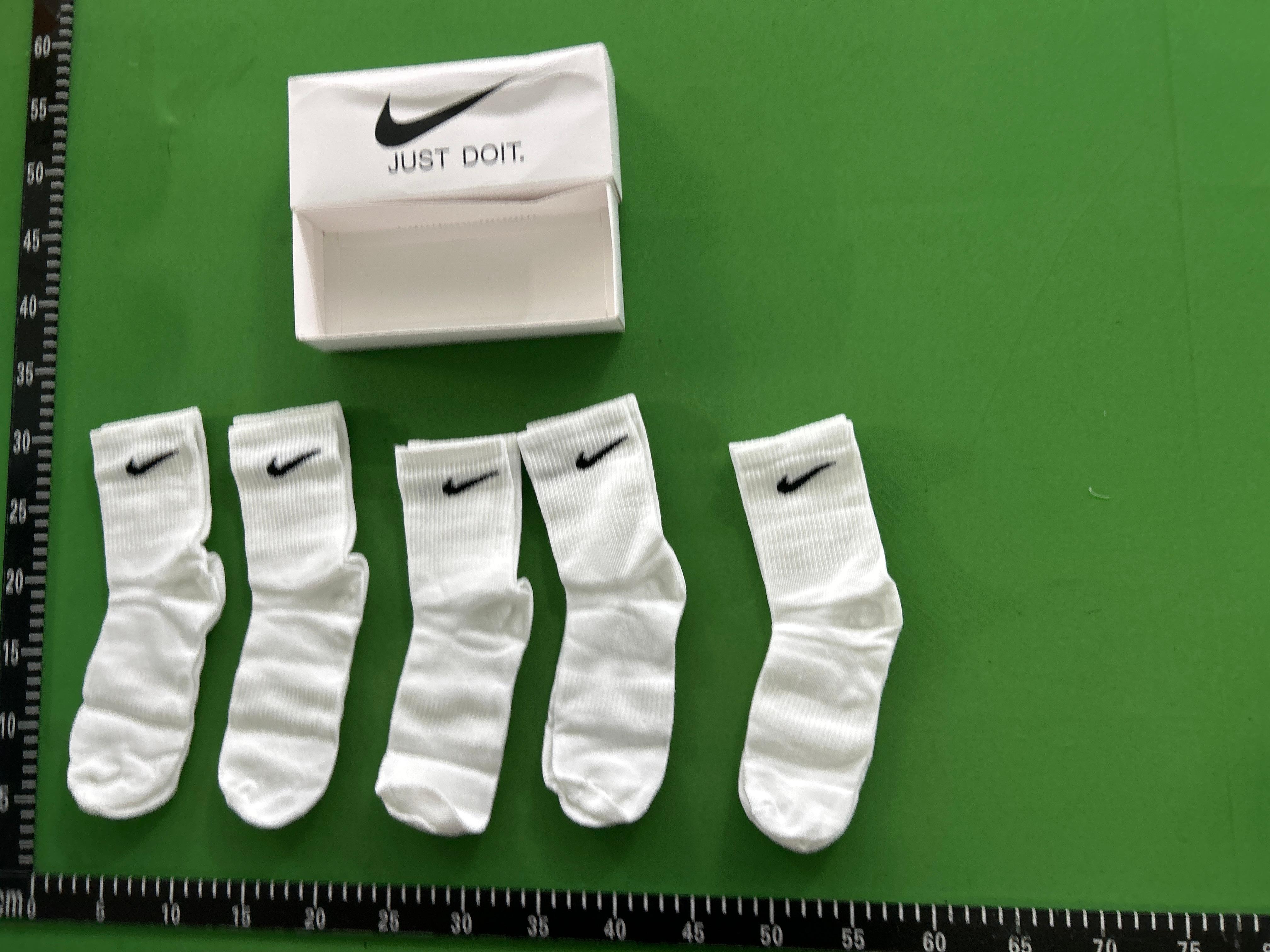 Foto QC 4 de Nike Just Do It Crew Socks Swoosh Black White