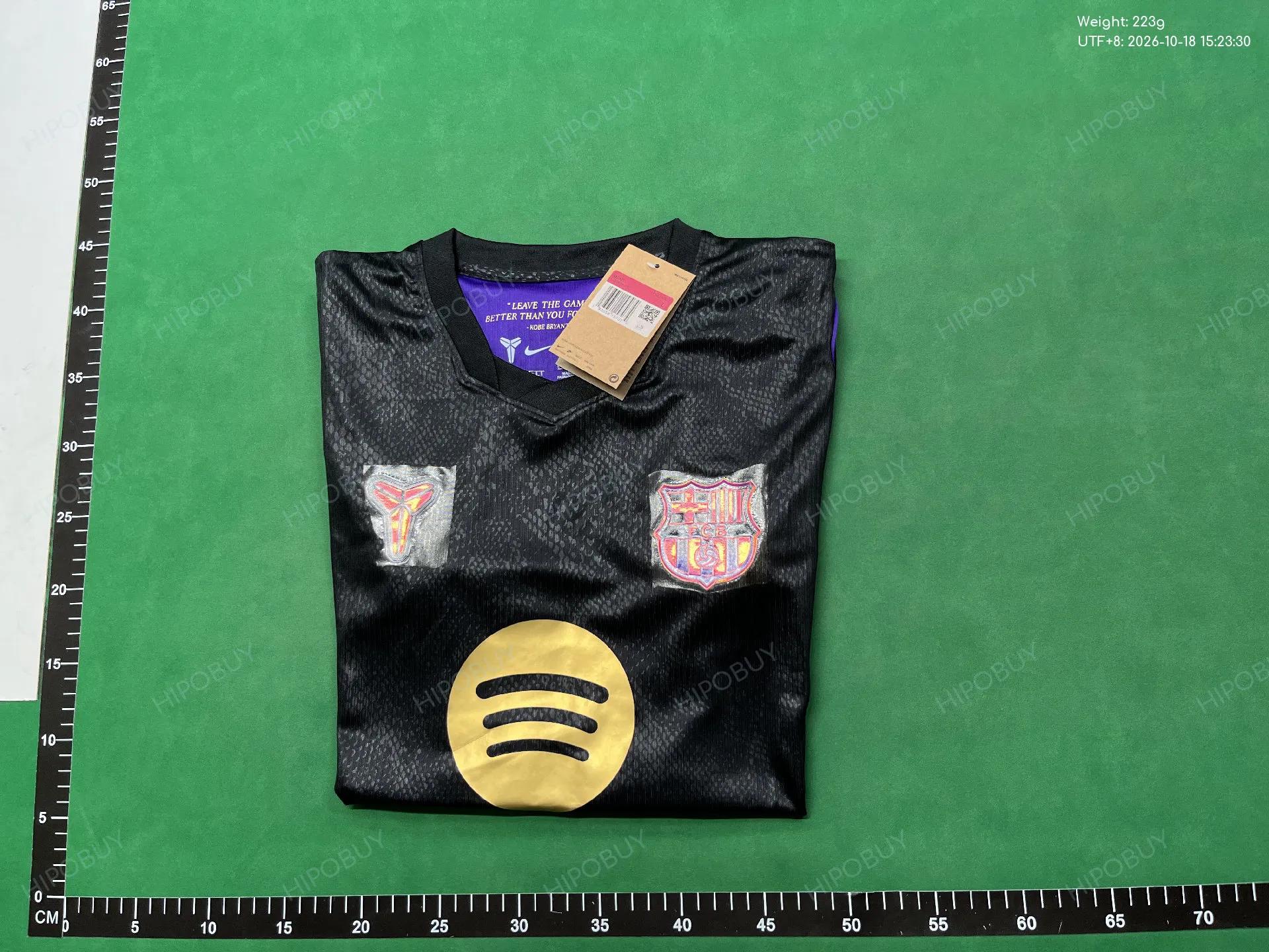Foto QC 4 de Kobe Bryant x Nike x FC Barcelona 2026/27 Away Jersey Field Purple/Metallic Gold