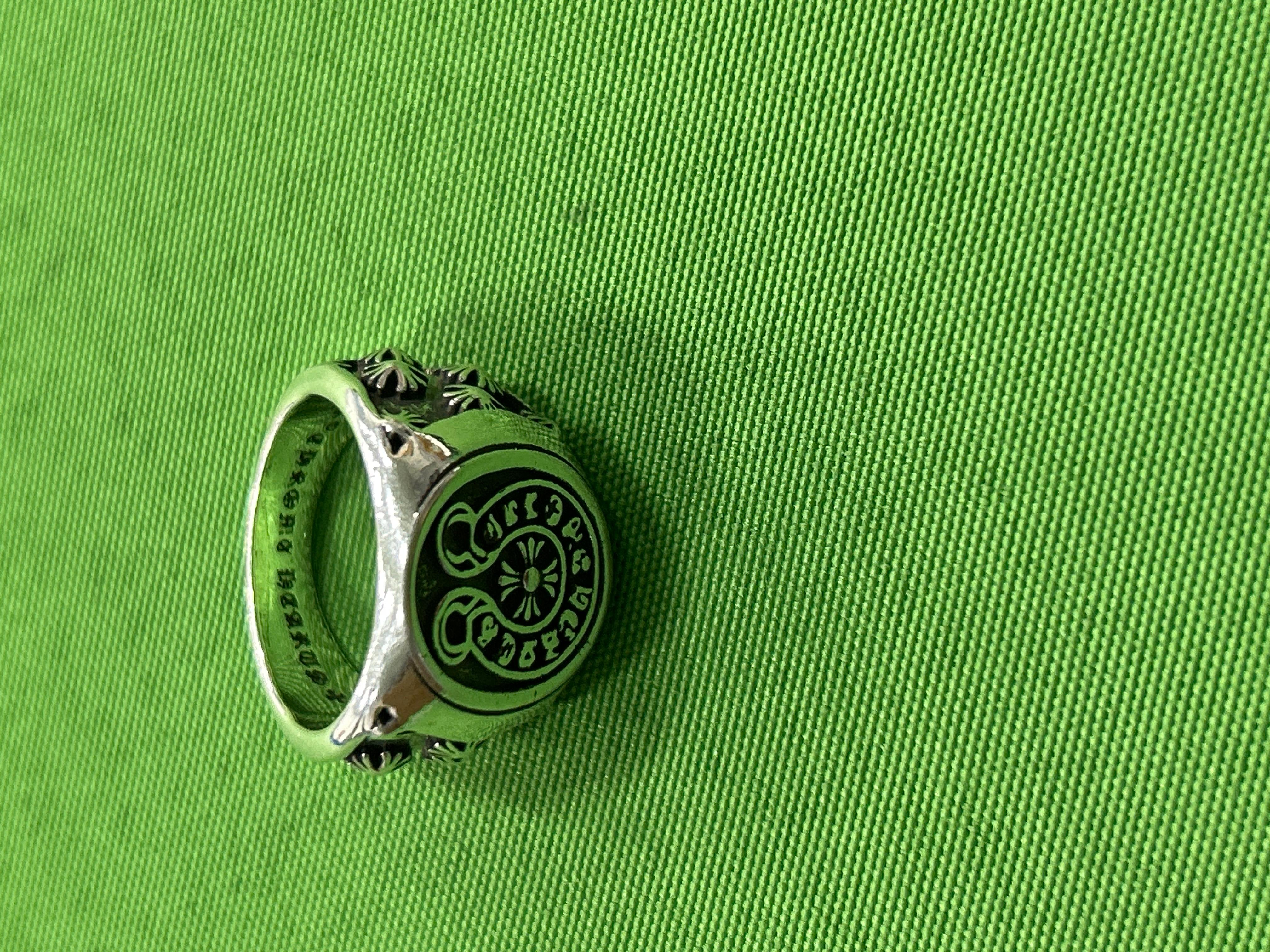 Foto QC 3 de Chrome Hearts Cemetery Cross Ring Silver