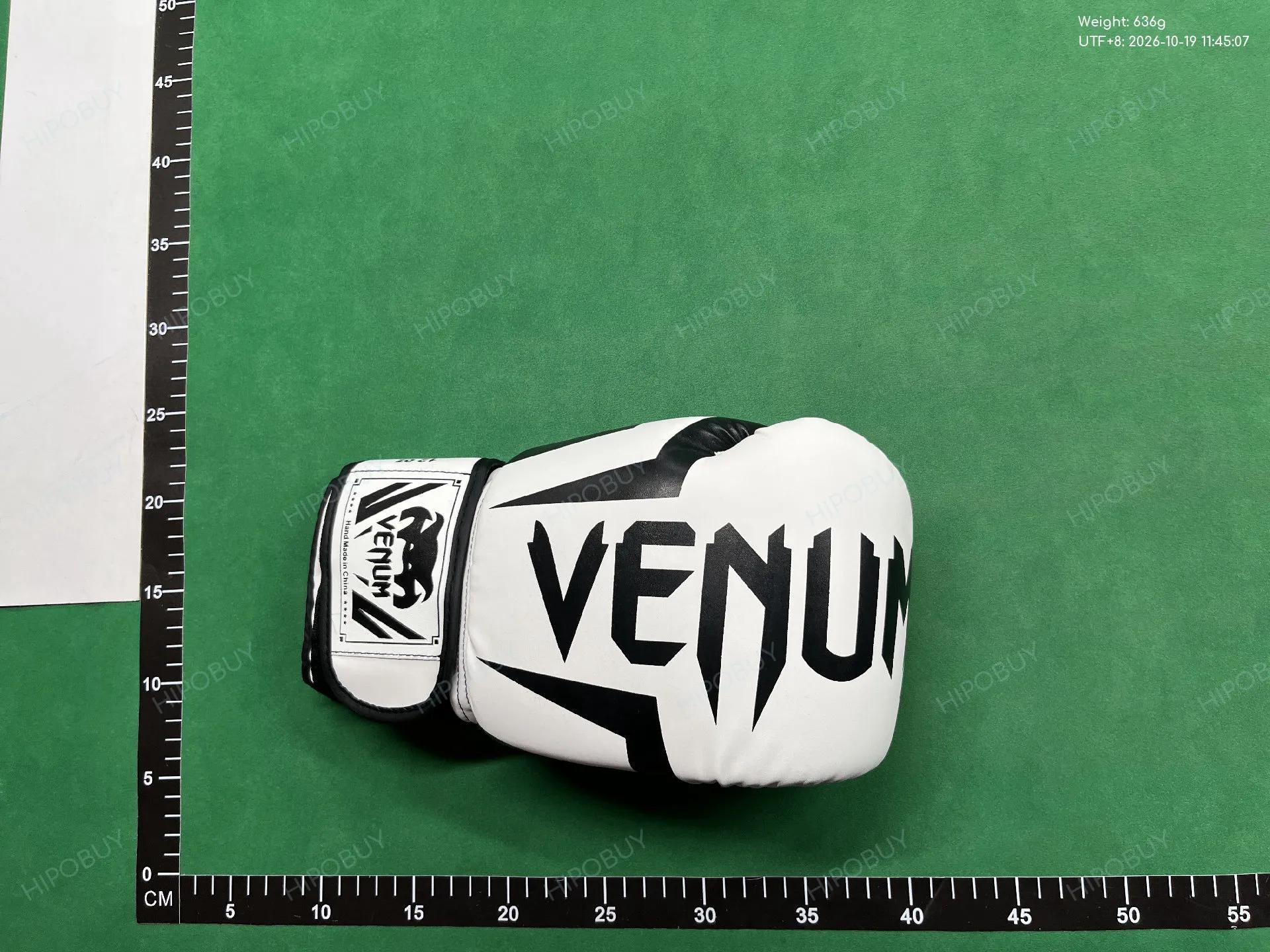 Foto QC 4 de Other Venum Boxing Professional Training Series 12oz Gold Synthetic Leather Boxing Gloves