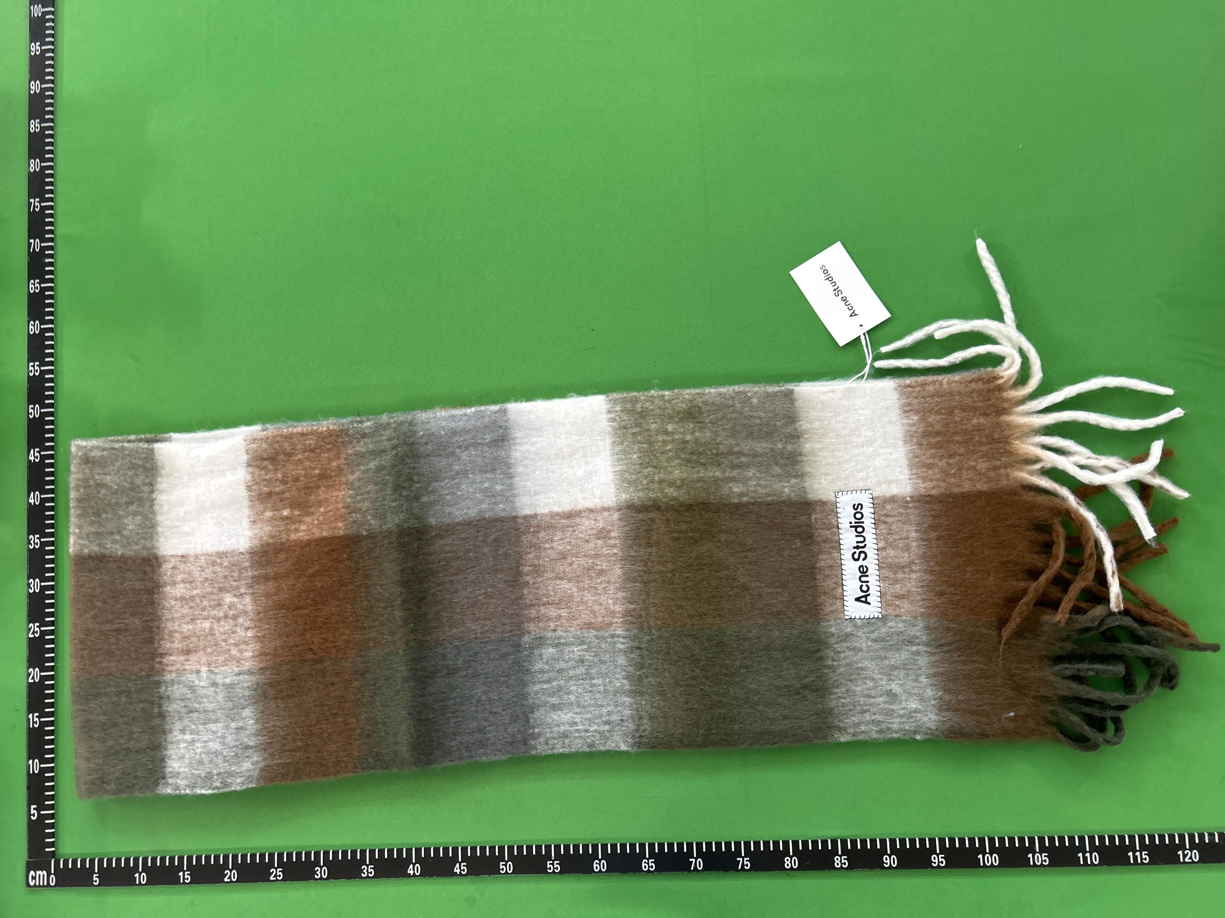 Foto QC 2 de Acne Studios Mohair Checked Scarf Chestnut brown/yellow/green
