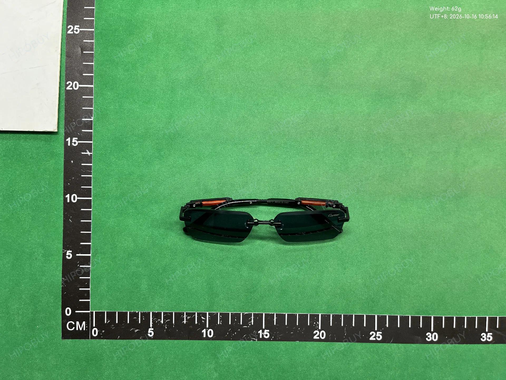 Foto QC 1 de Cartier Rectangular Metal Sunglasses Gold Clear (017)