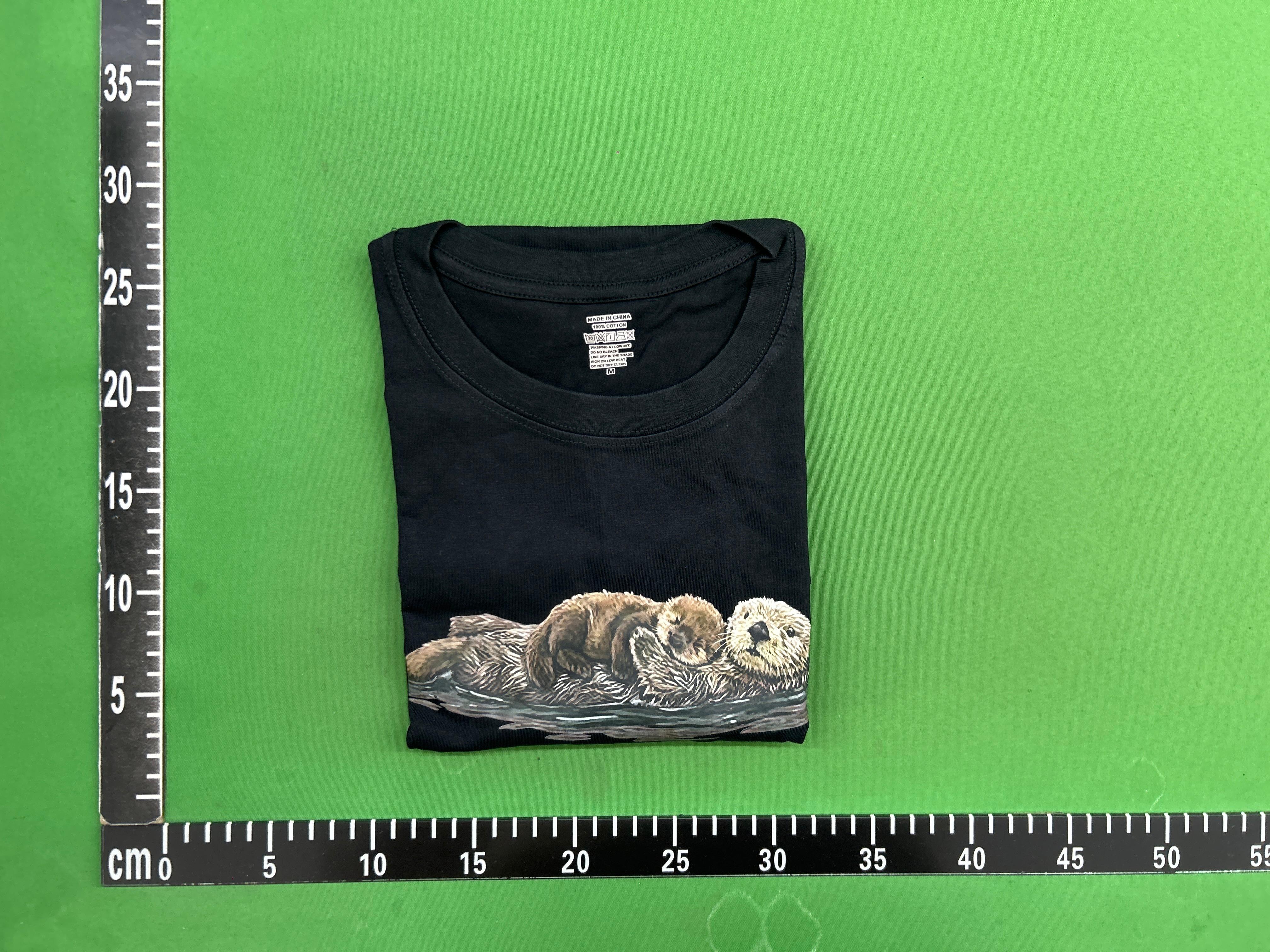 Foto QC 4 de Other National Geographic Go With The Flow T-shirt Otter Graphic White