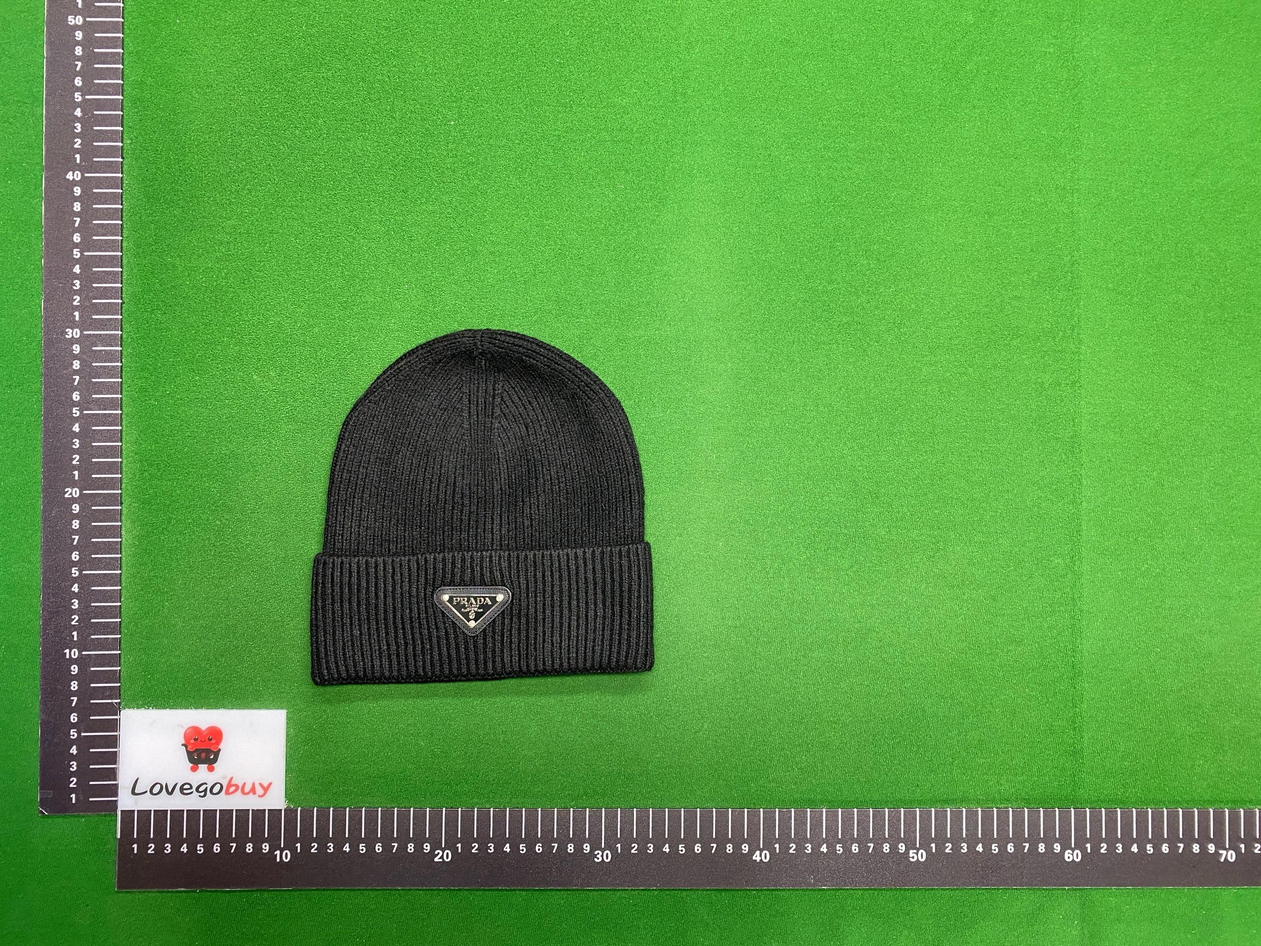 Foto QC 8 de Prada Triangle Logo Beanie Beige