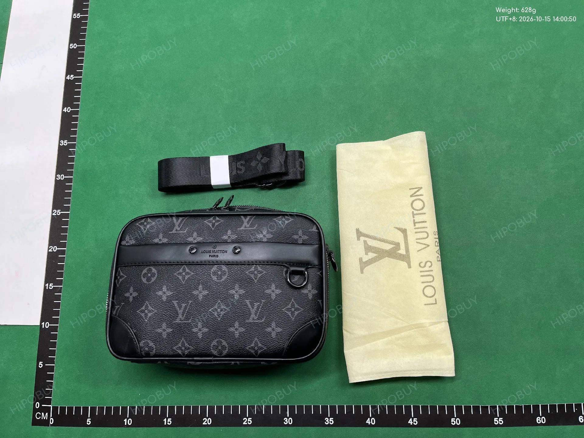 Foto QC 6 de Louis Vuitton Trio Messenger 25 Monogram Eclipse Canvas