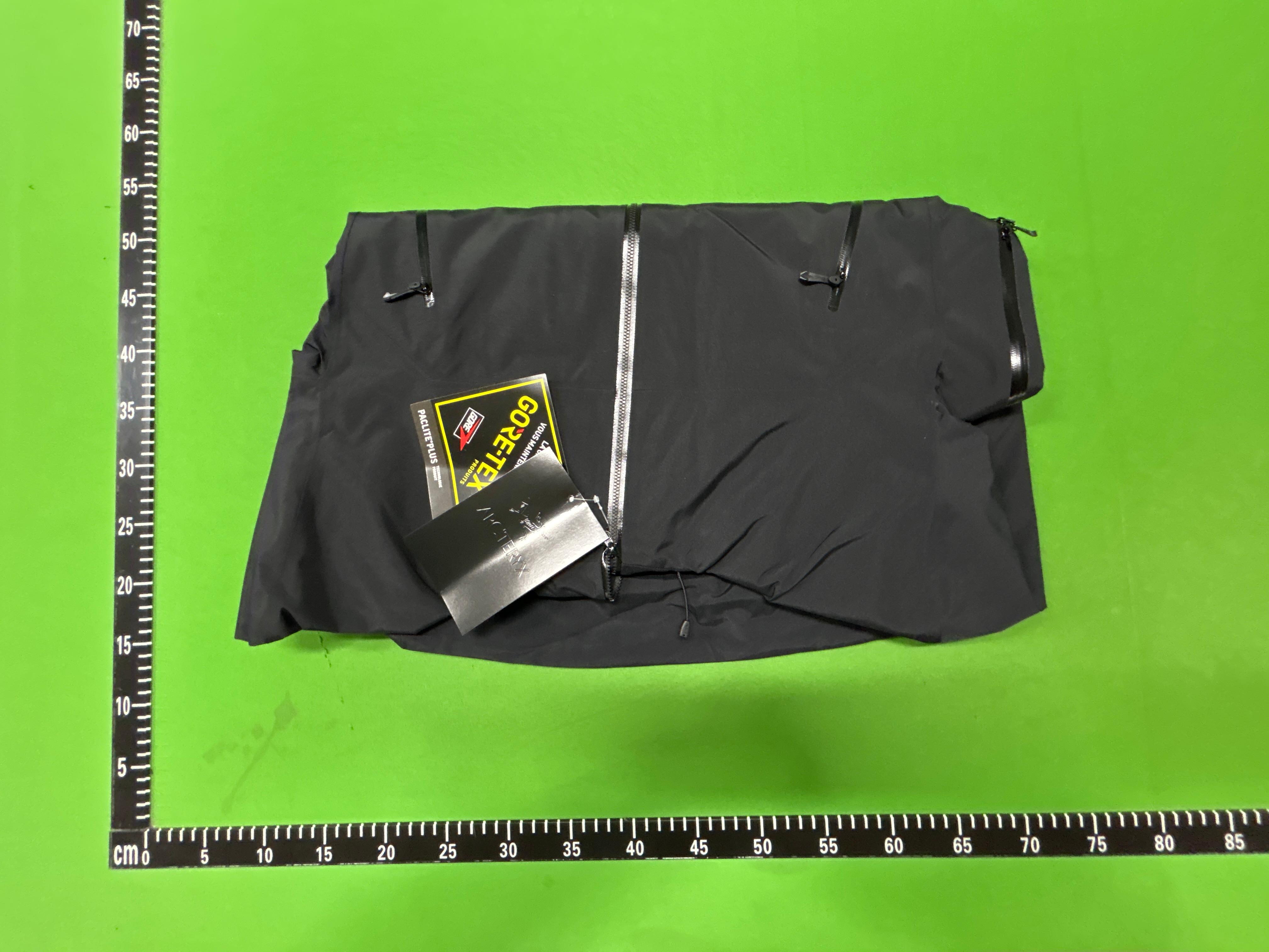 Foto QC 6 de Arc'teryx Beta Lightweight Jacket Gore-Tex Velocity Purple