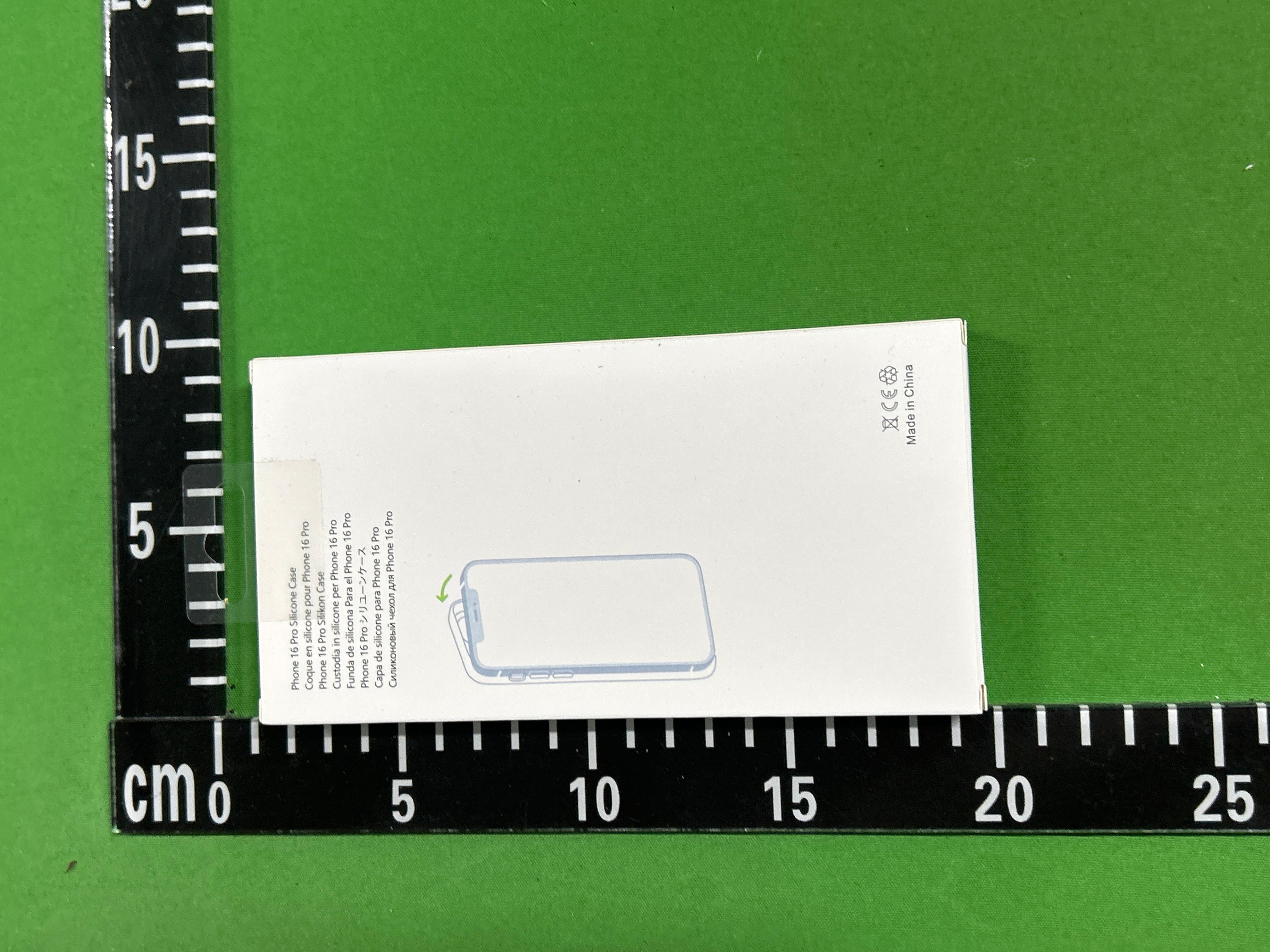 Foto QC 3 de Unbranded Magnetic Acrylic Case for iPhone 14 Pro Max Clear