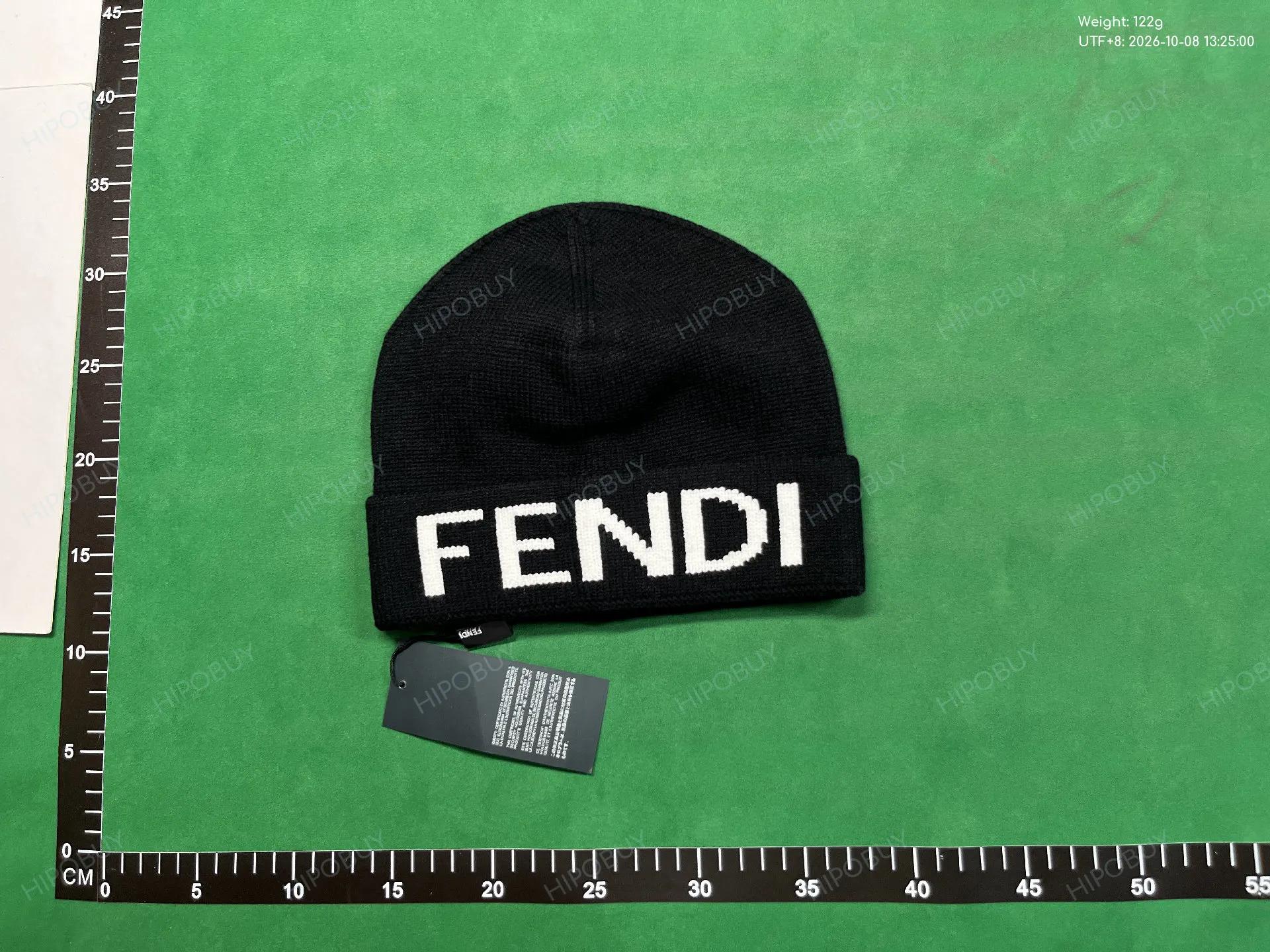 Foto QC 3 de Fendi Logo Beanie Black