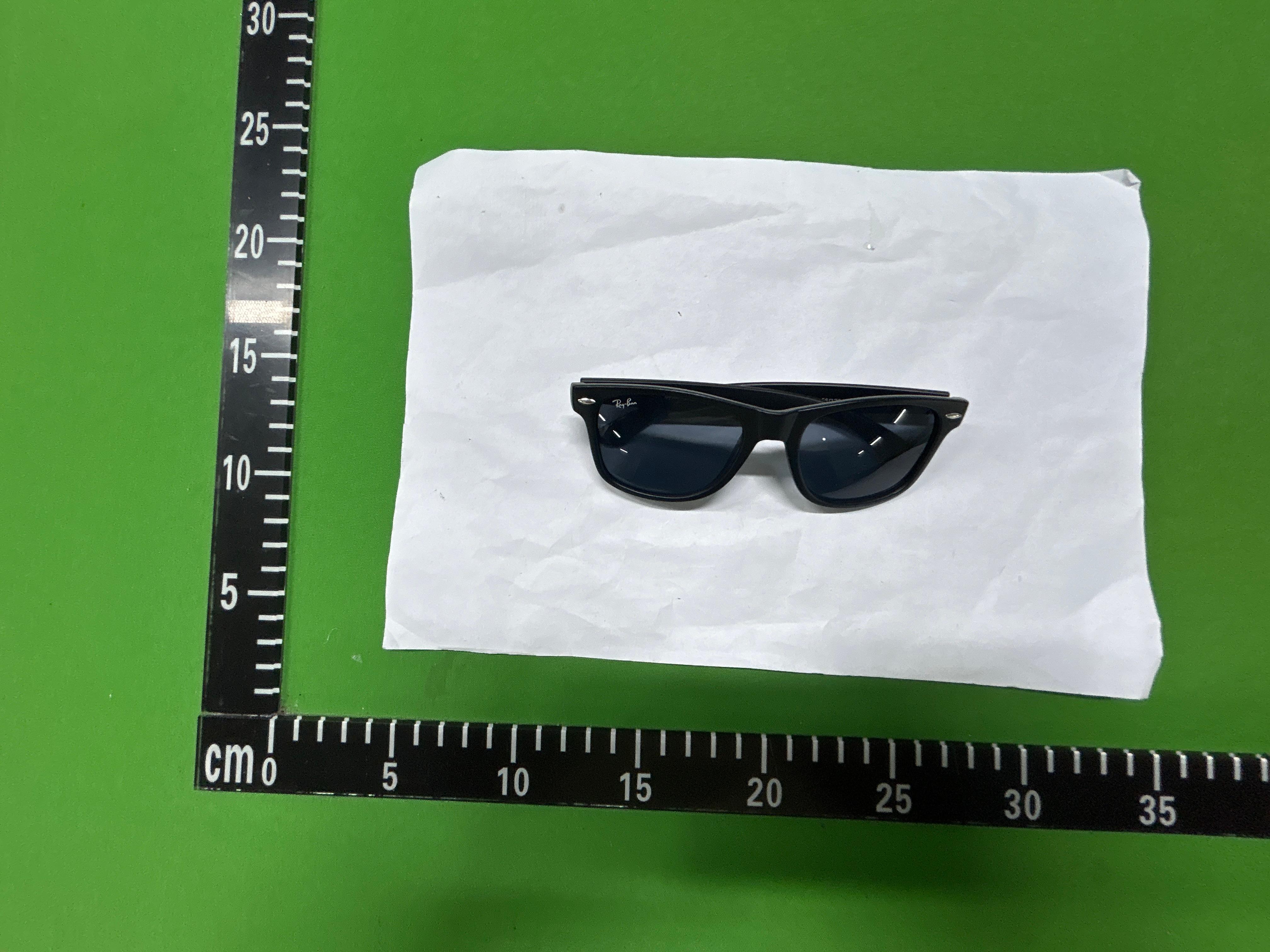 Foto QC 3 de Ray-Ban Wayfarer Acetate Sunglasses Black (RB2140)
